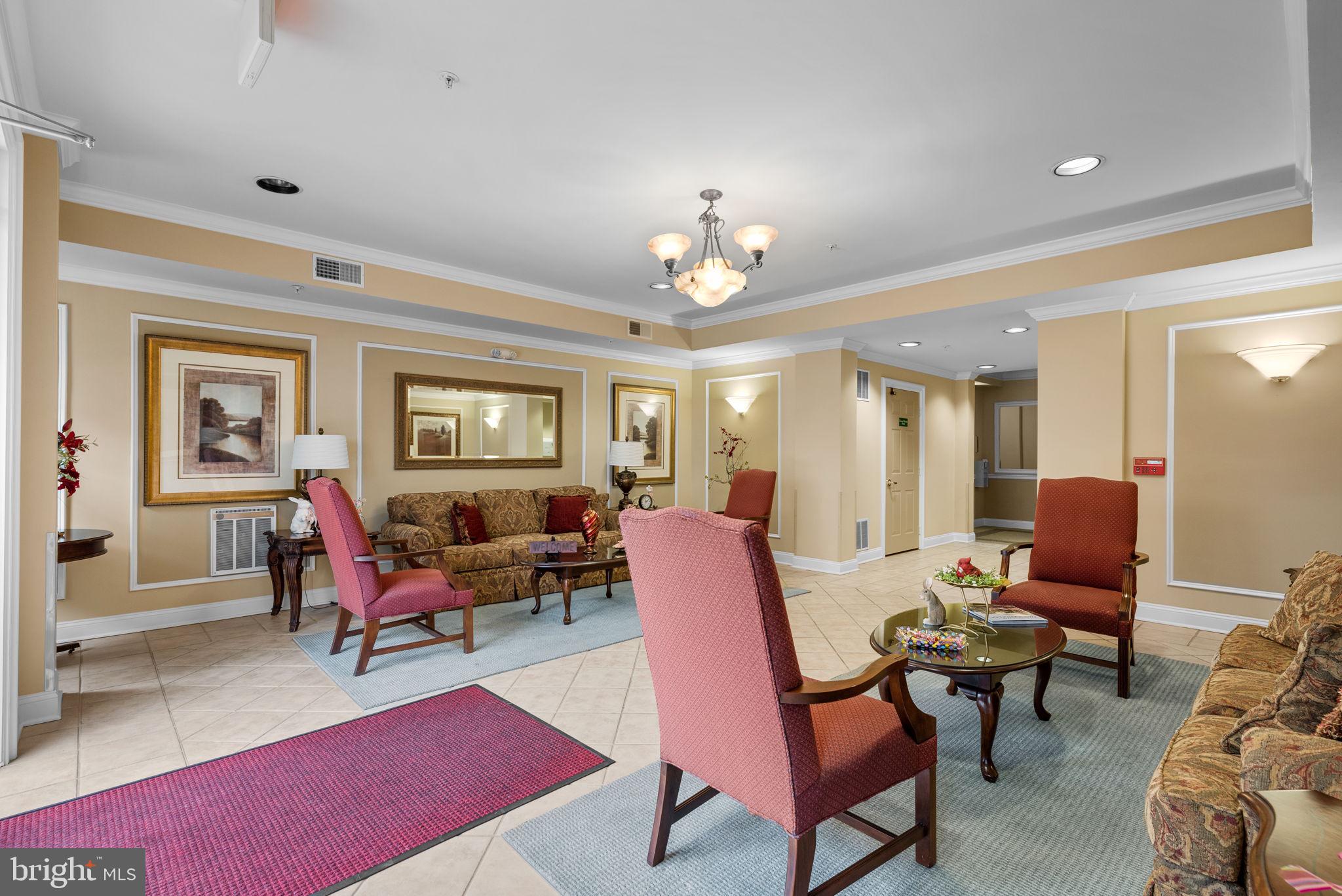 2530 Kensington Gdns #205