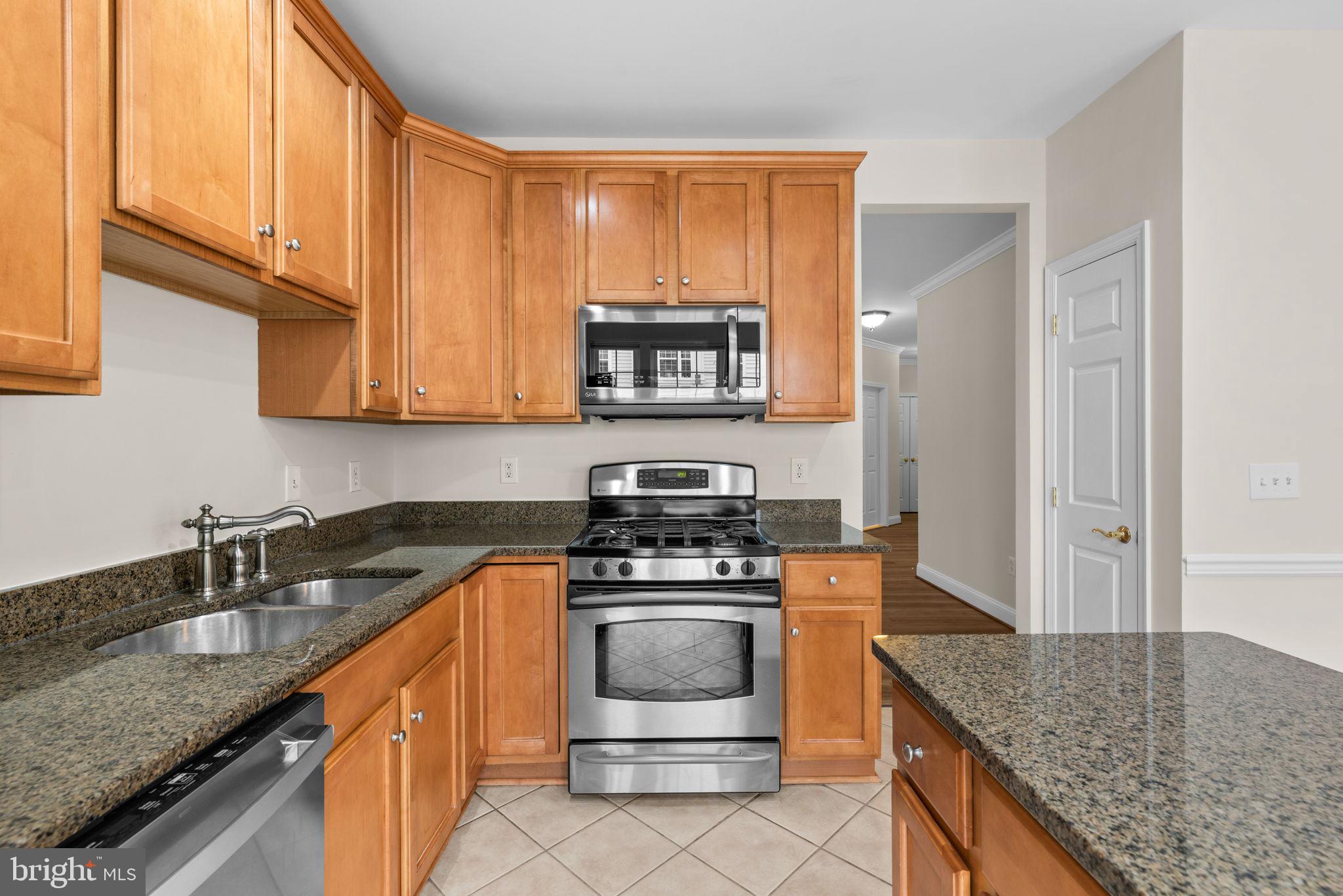 2530 Kensington Gdns #205