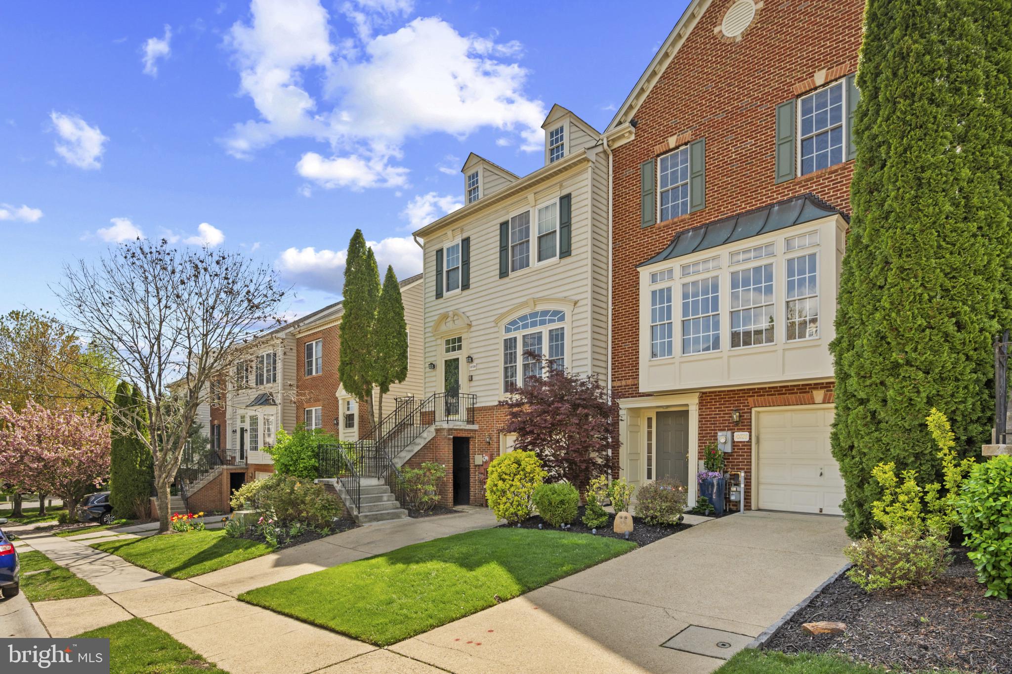 10728 Folkestone Way