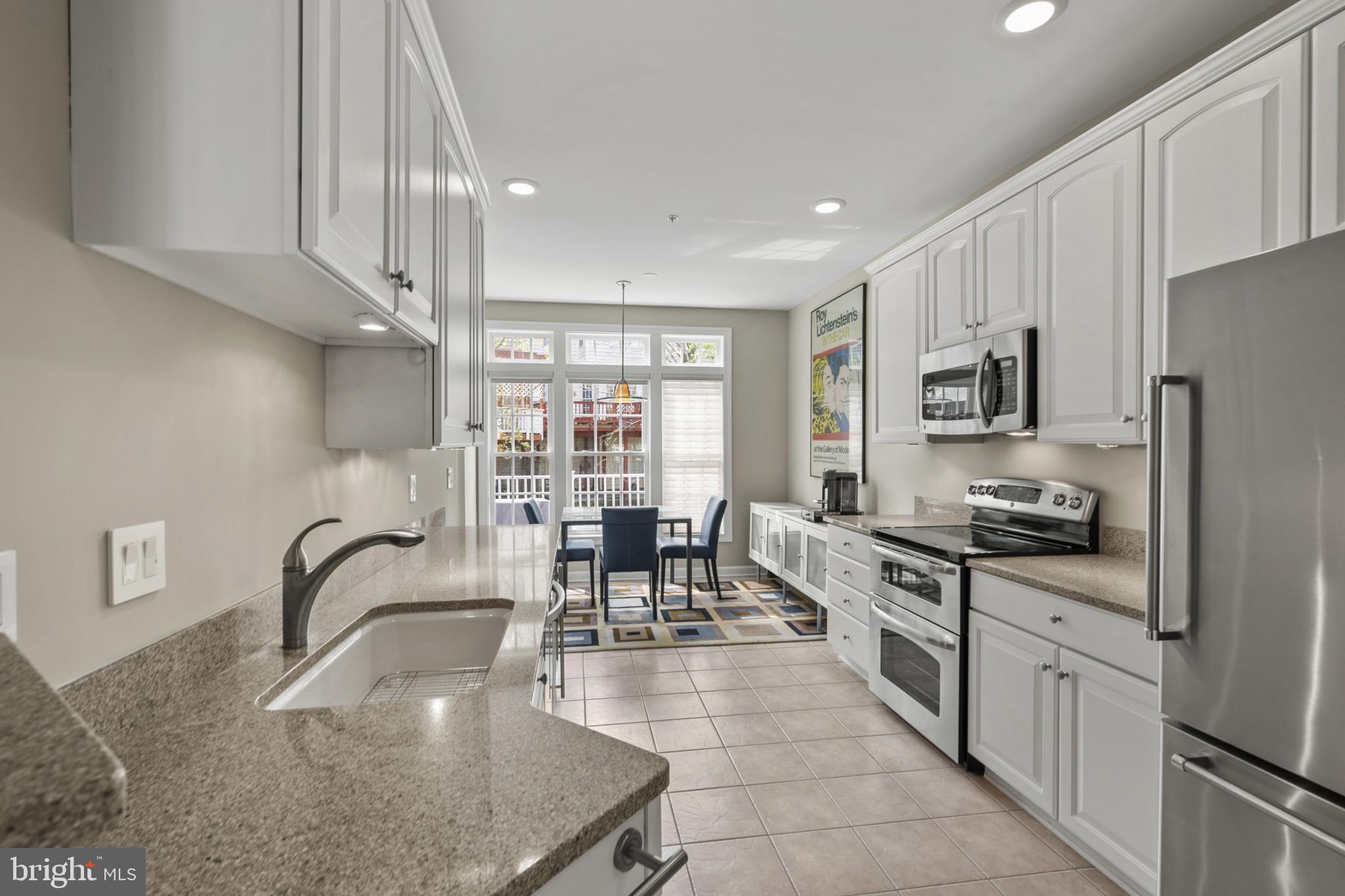 10728 Folkestone Way