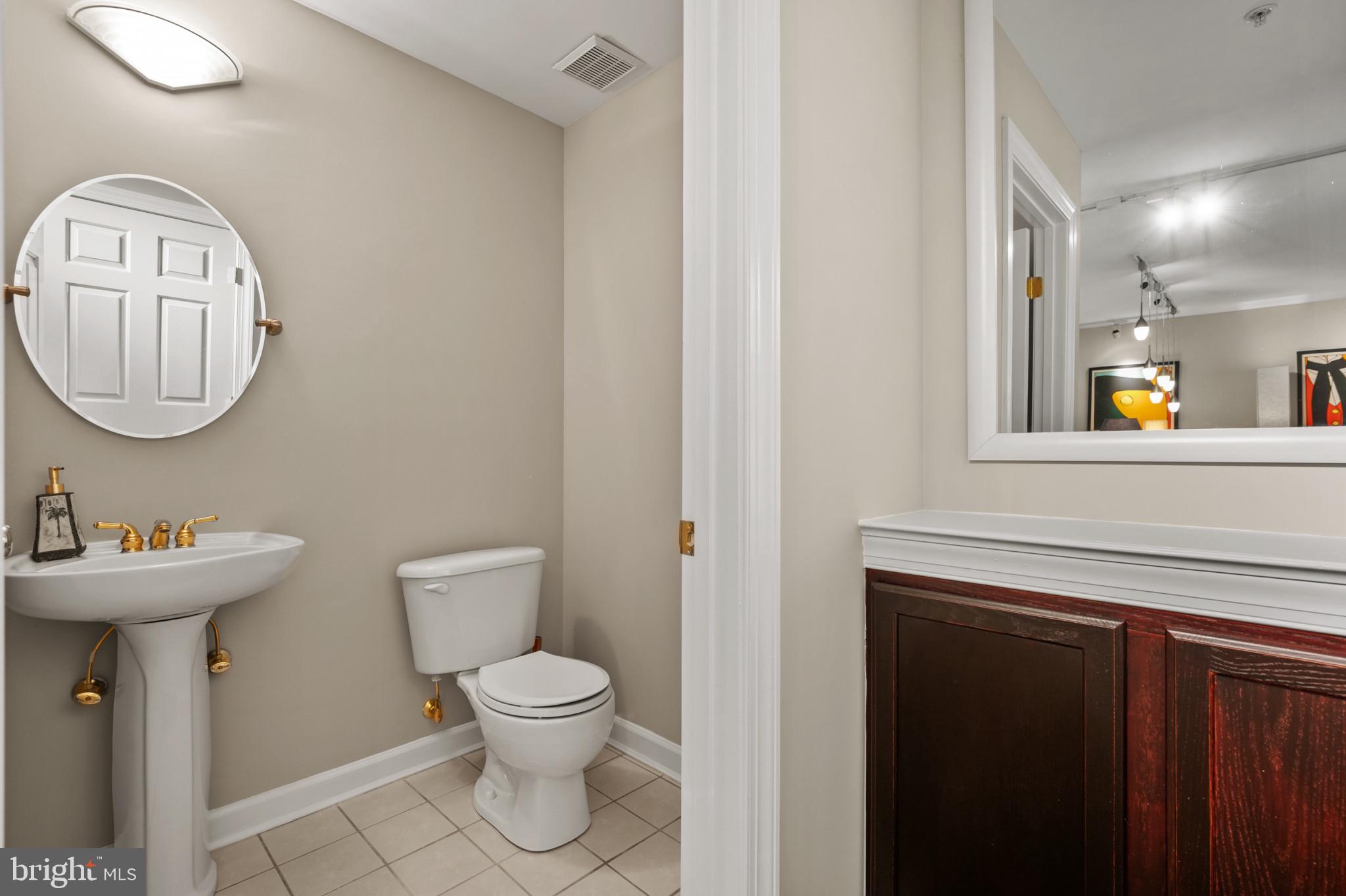 10728 Folkestone Way