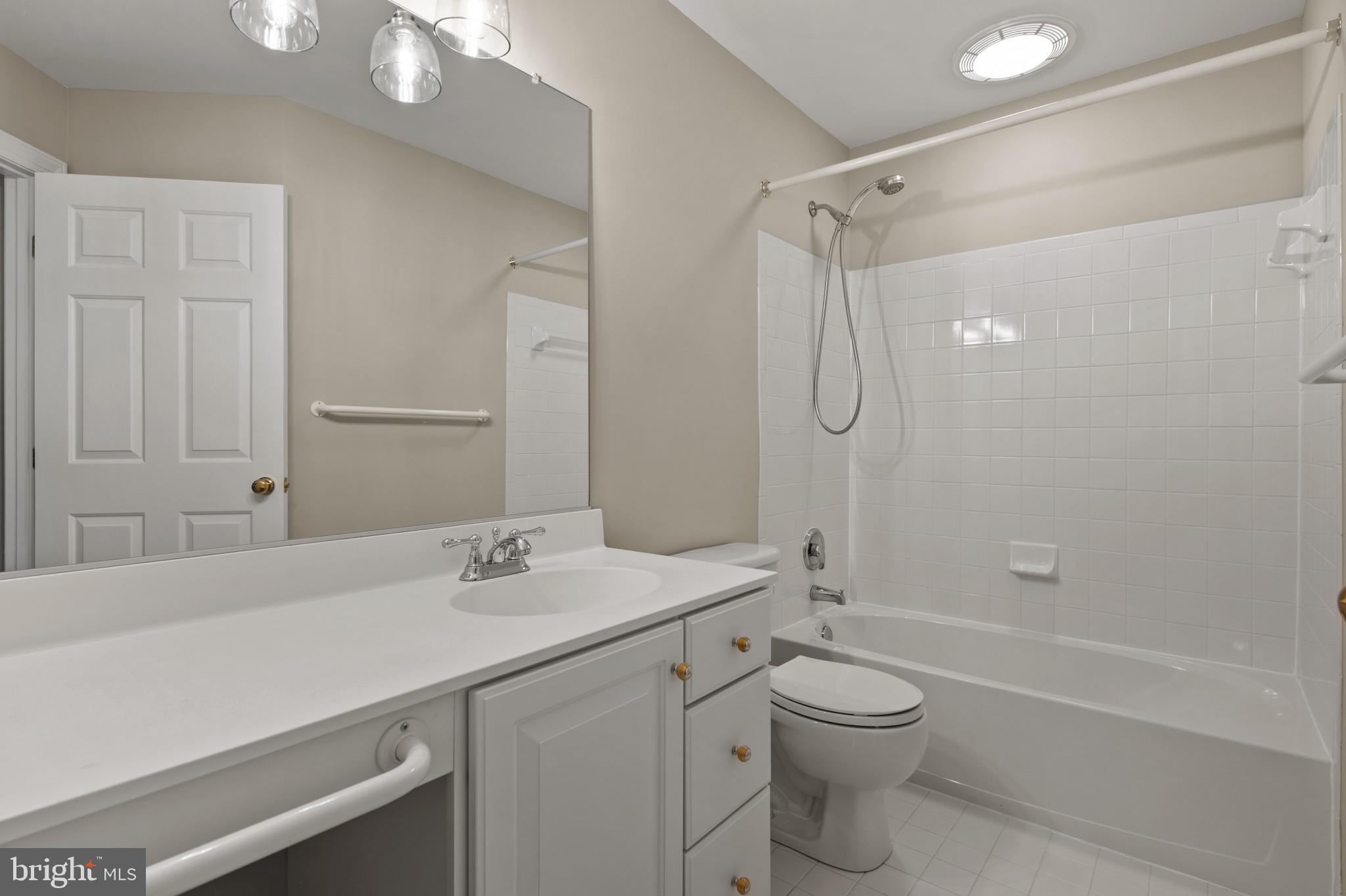 10728 Folkestone Way