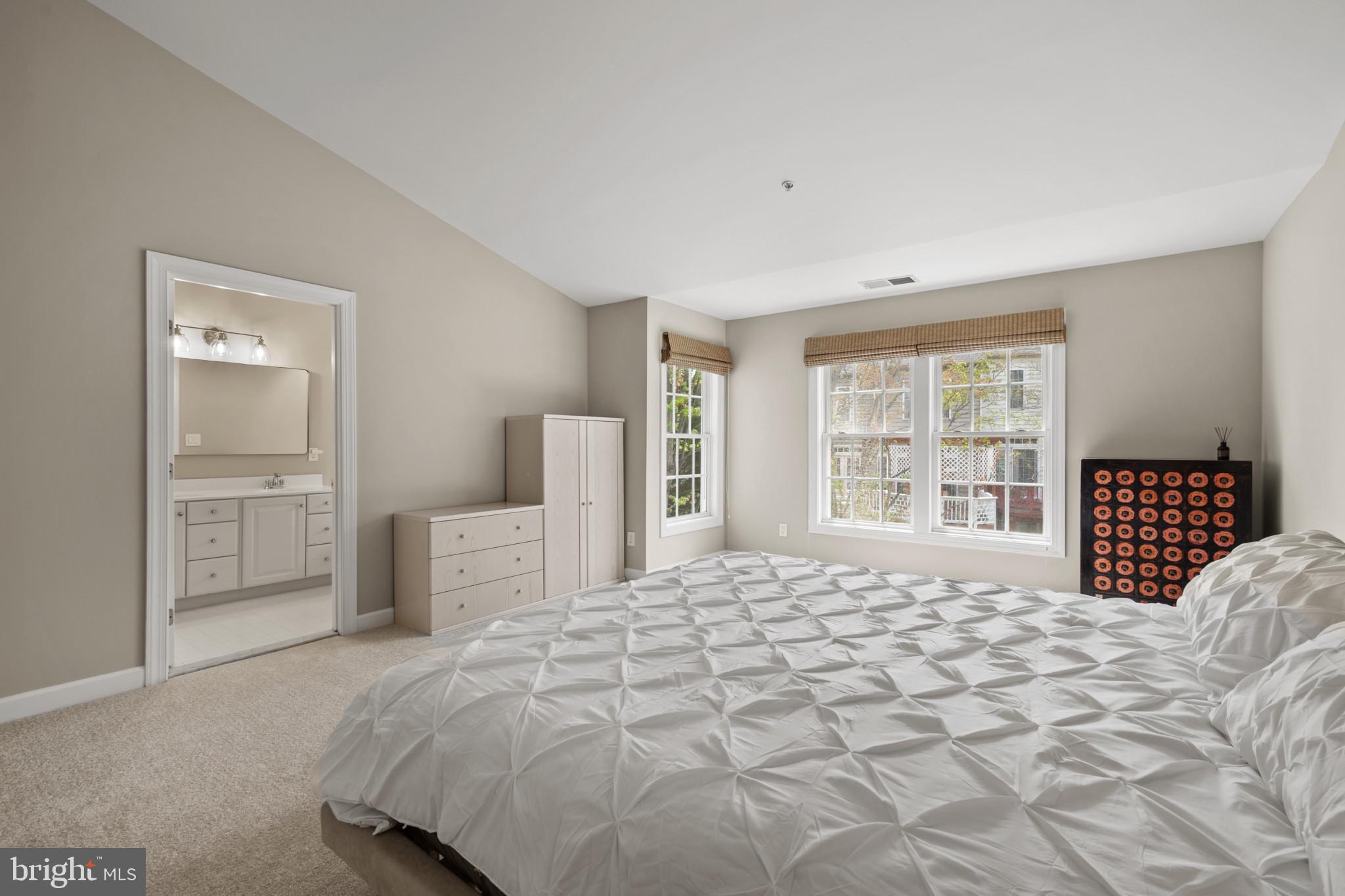 10728 Folkestone Way