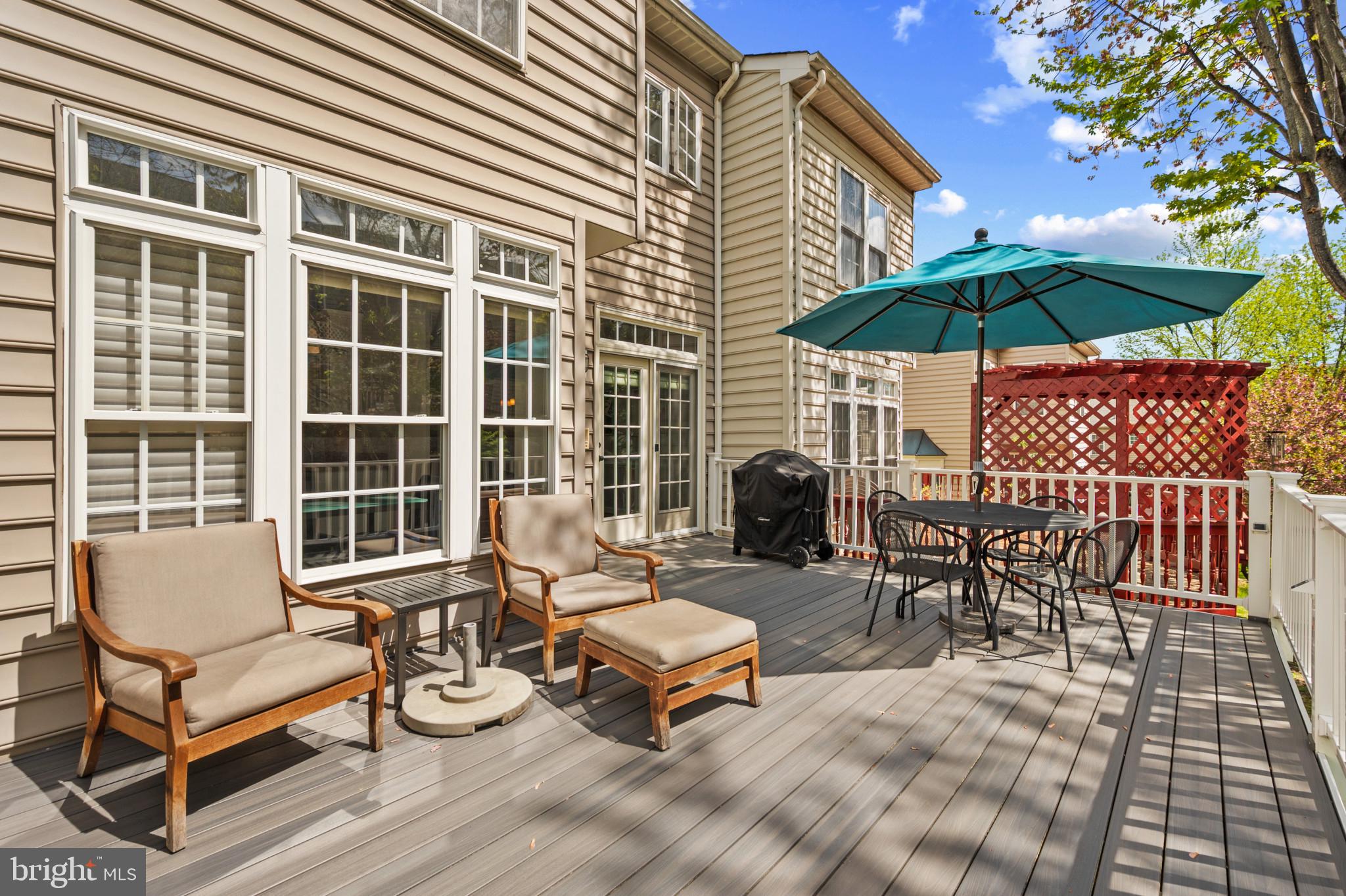 10728 Folkestone Way