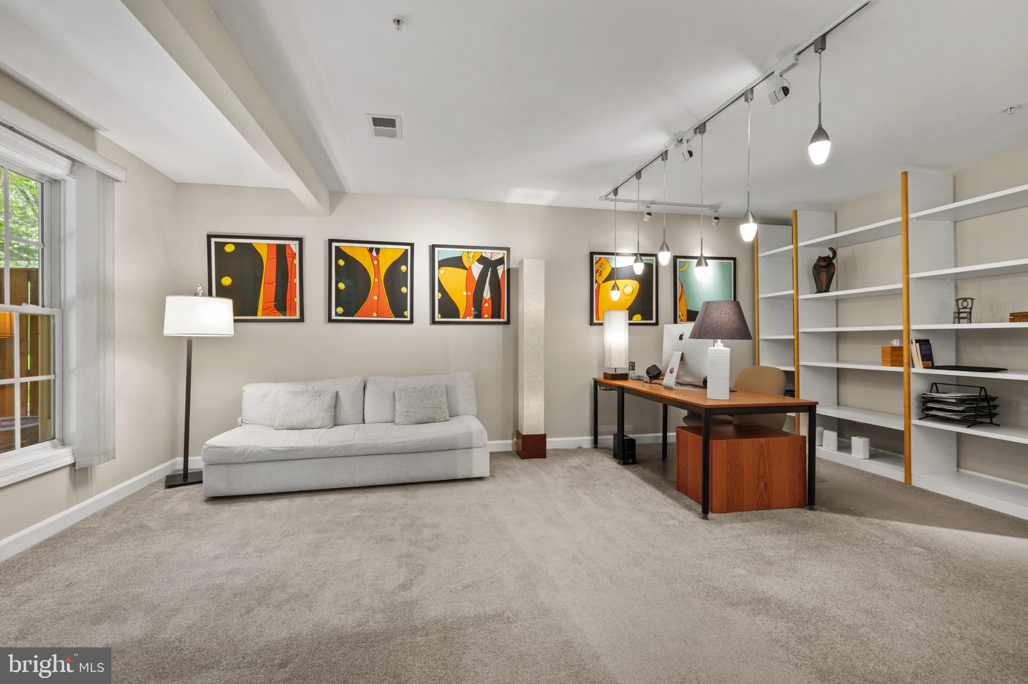 10728 Folkestone Way