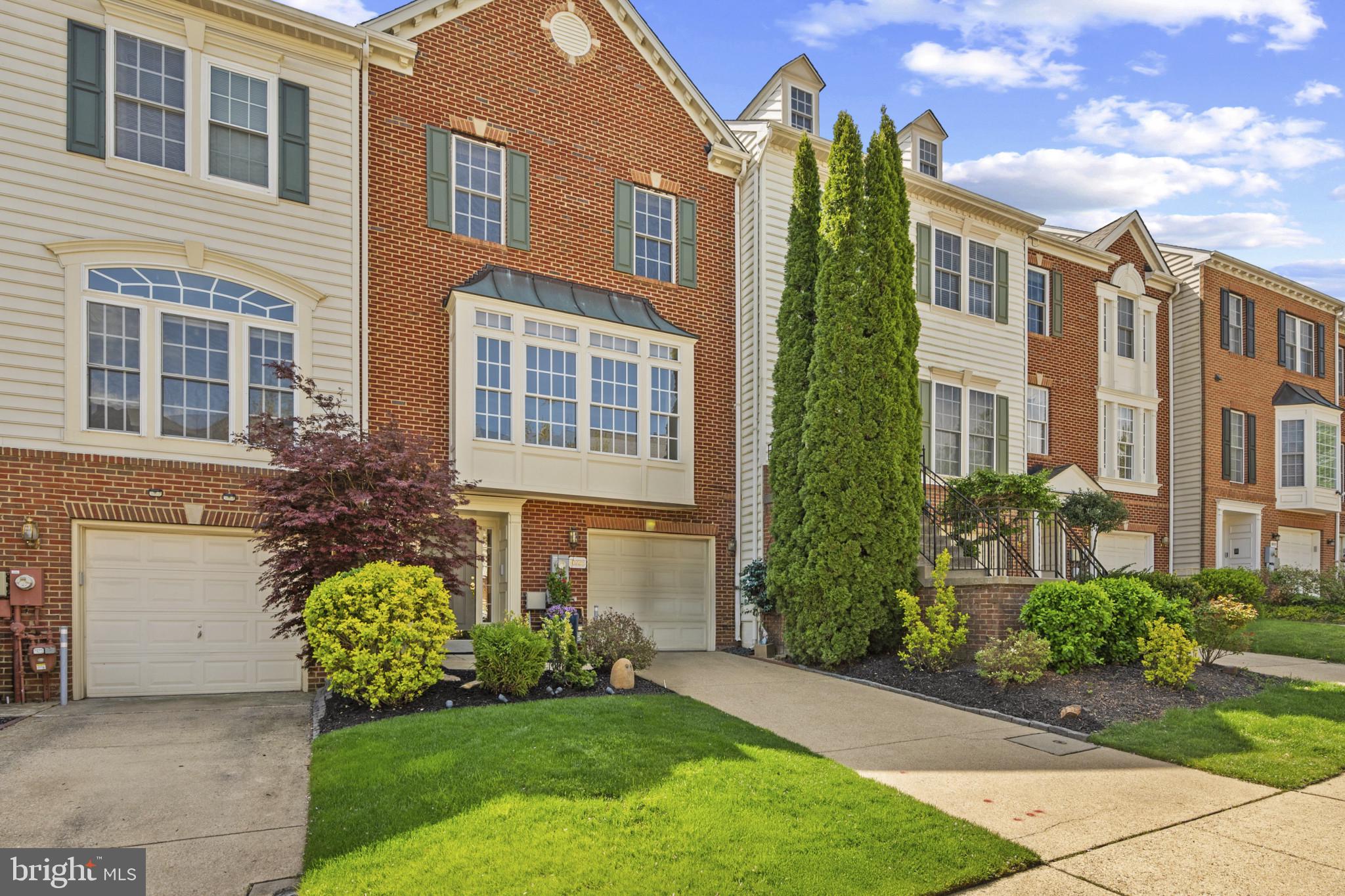 10728 Folkestone Way