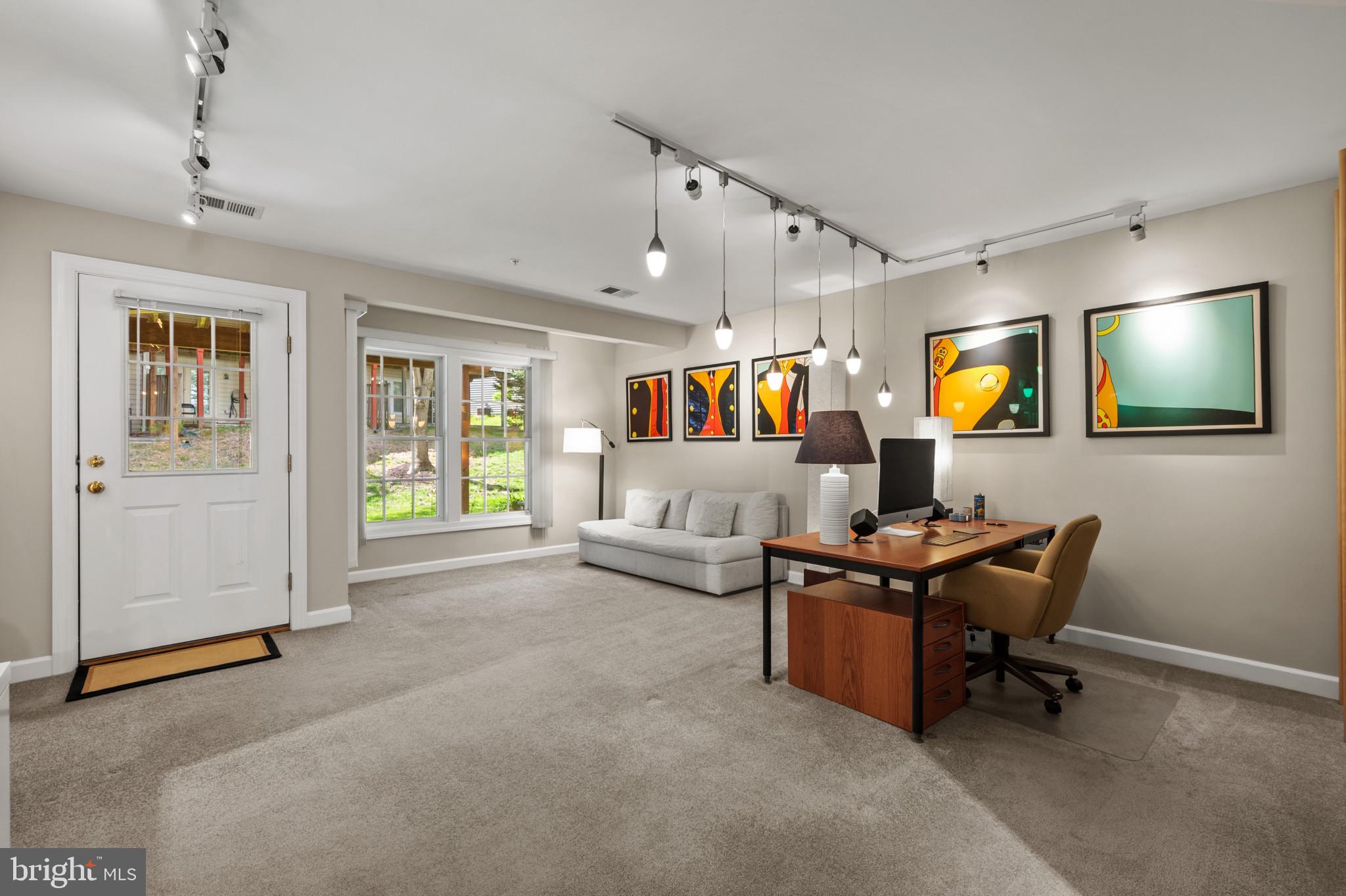 10728 Folkestone Way