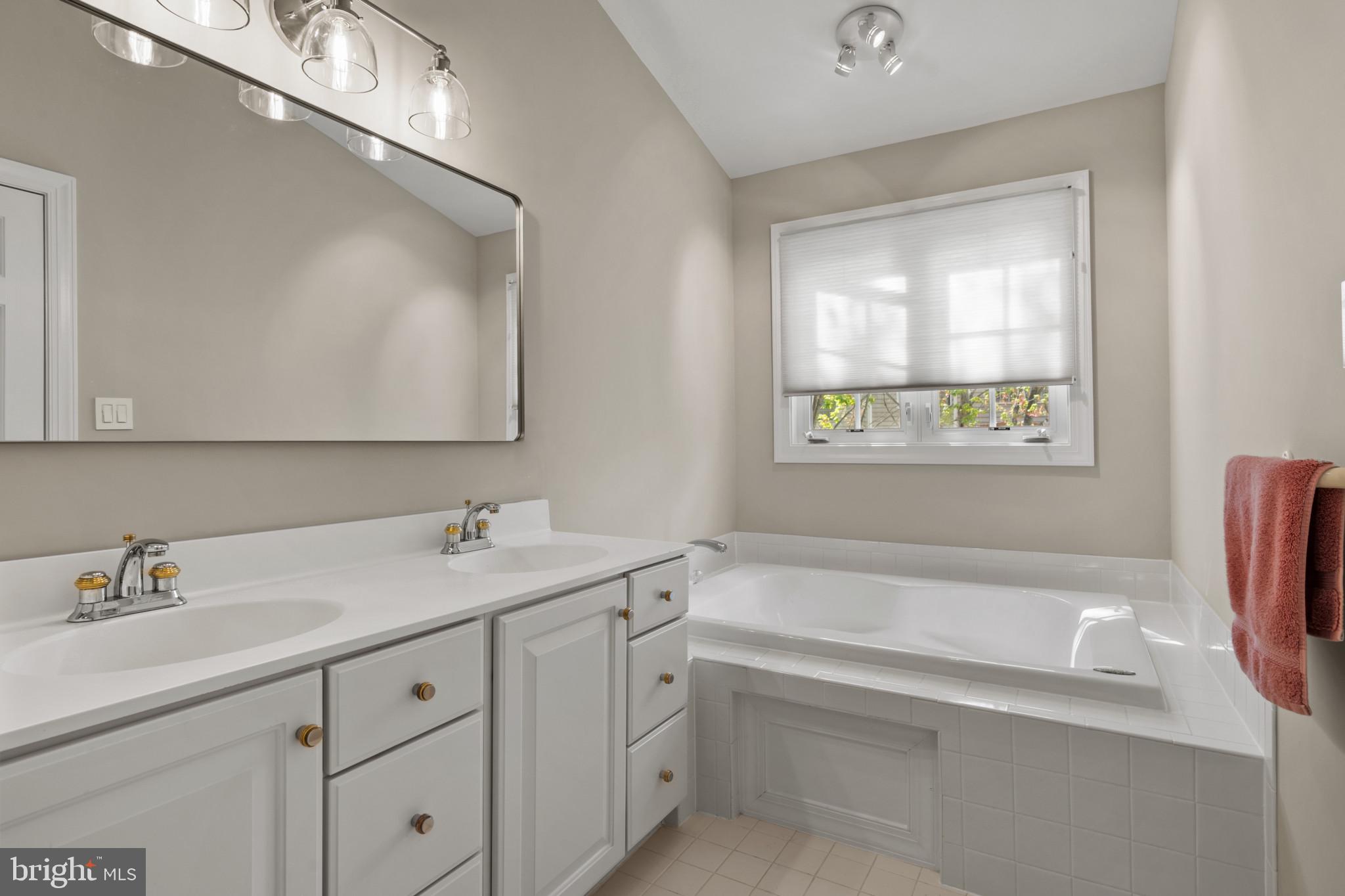 10728 Folkestone Way