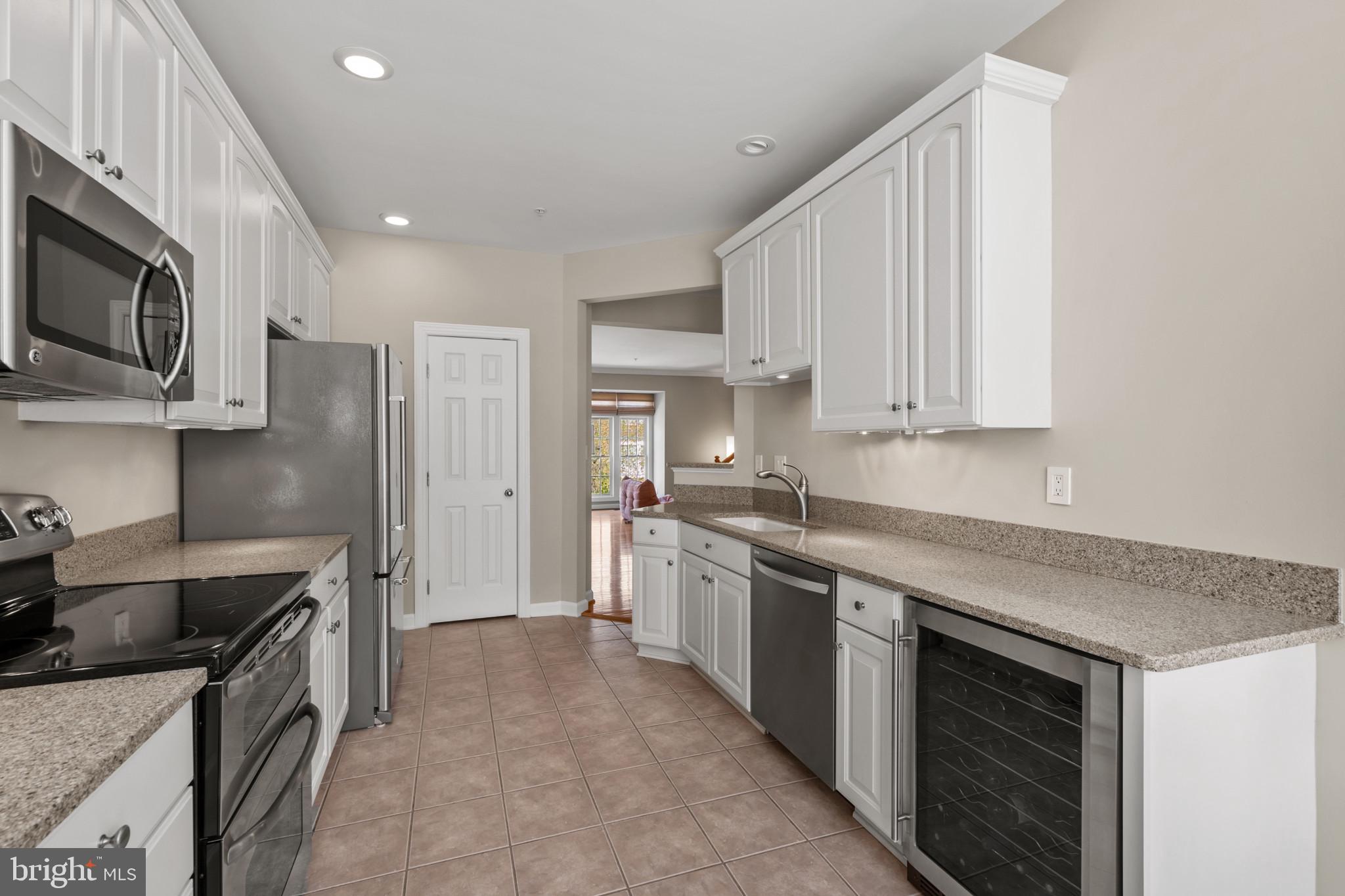 10728 Folkestone Way