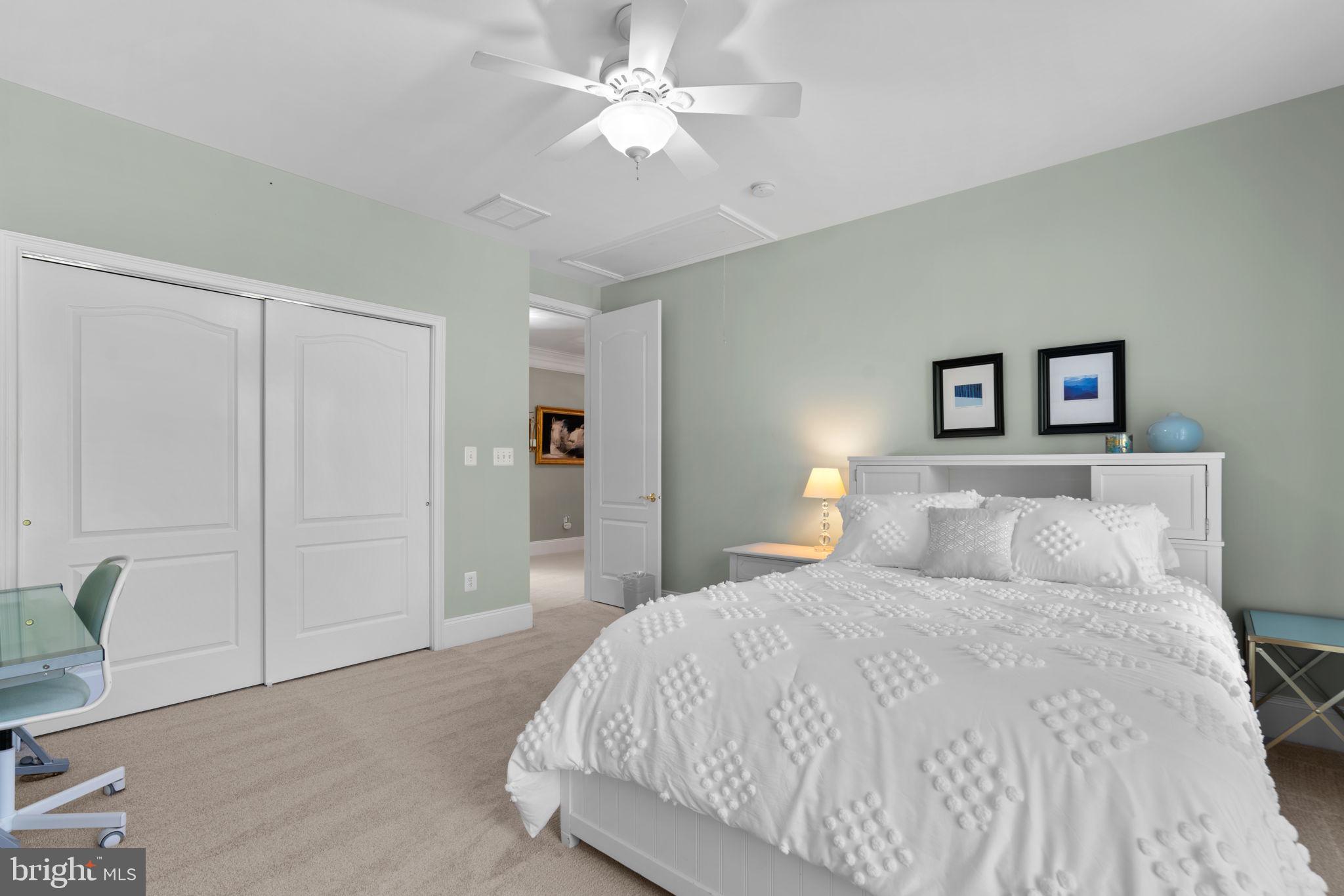 4935 Valley View Overlook