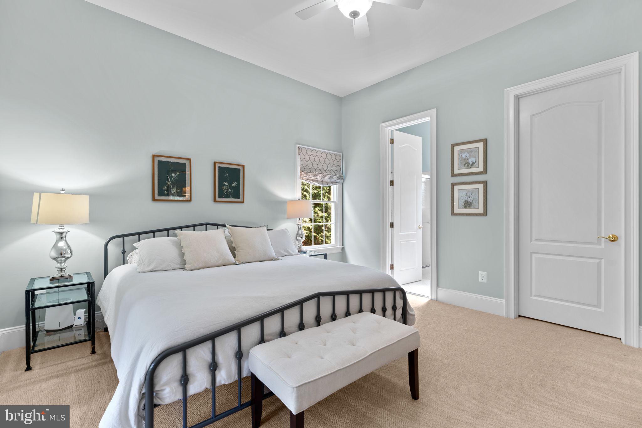 4935 Valley View Overlook