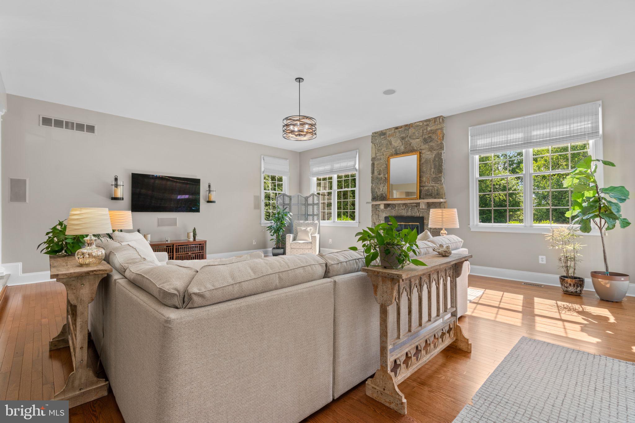 4935 Valley View Overlook