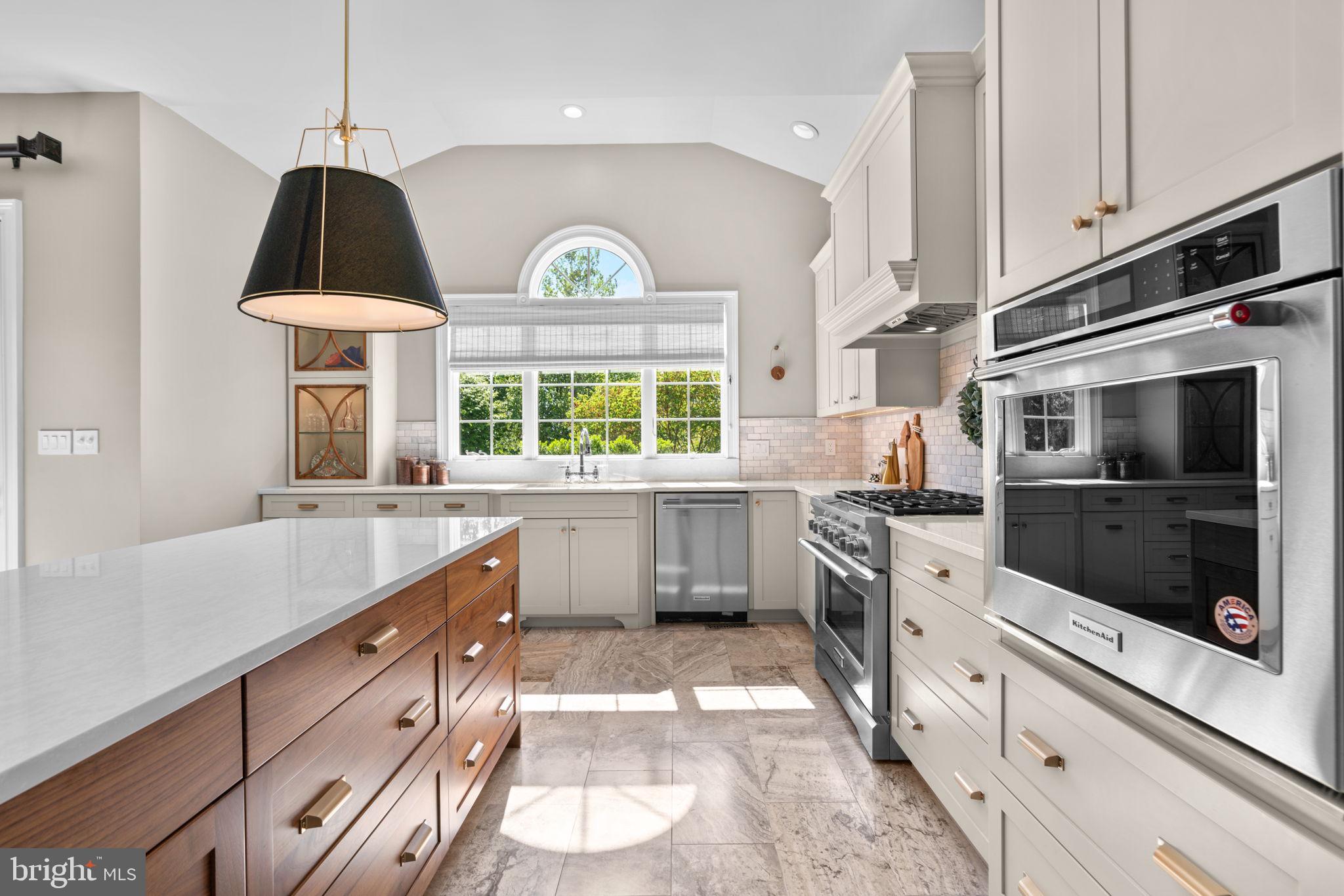 4935 Valley View Overlook