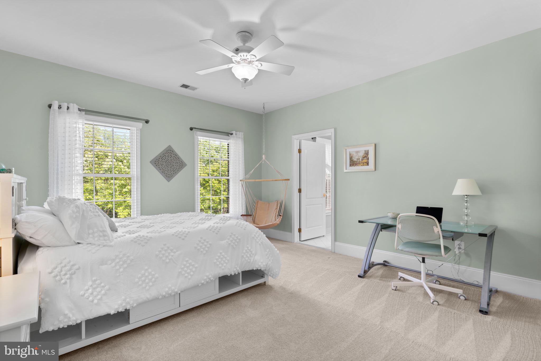 4935 Valley View Overlook