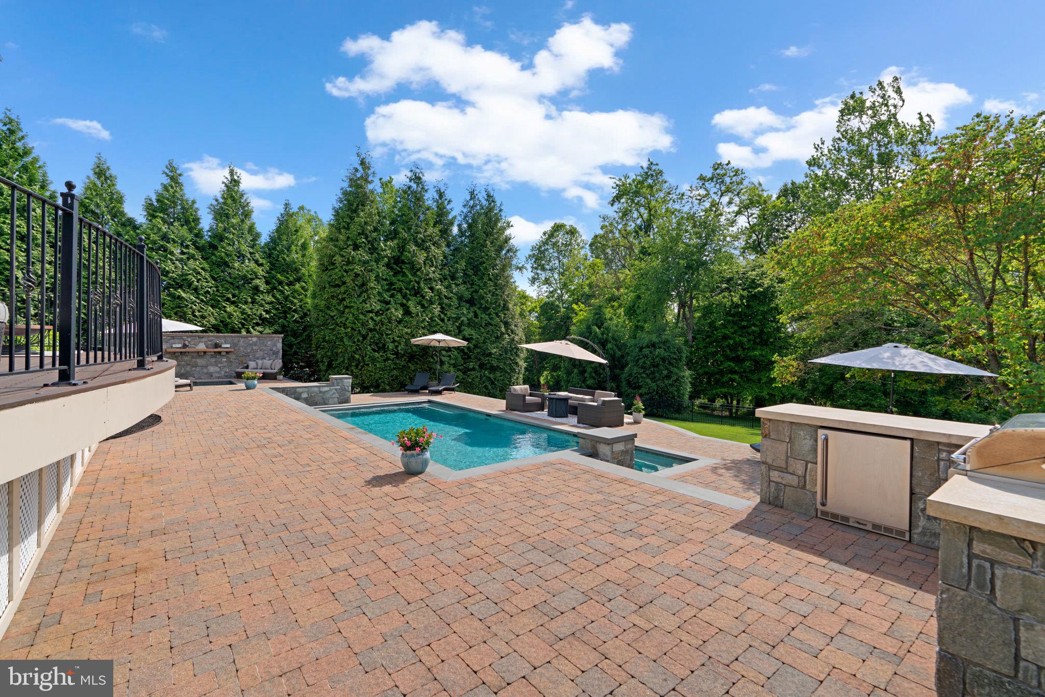 4935 Valley View Overlook