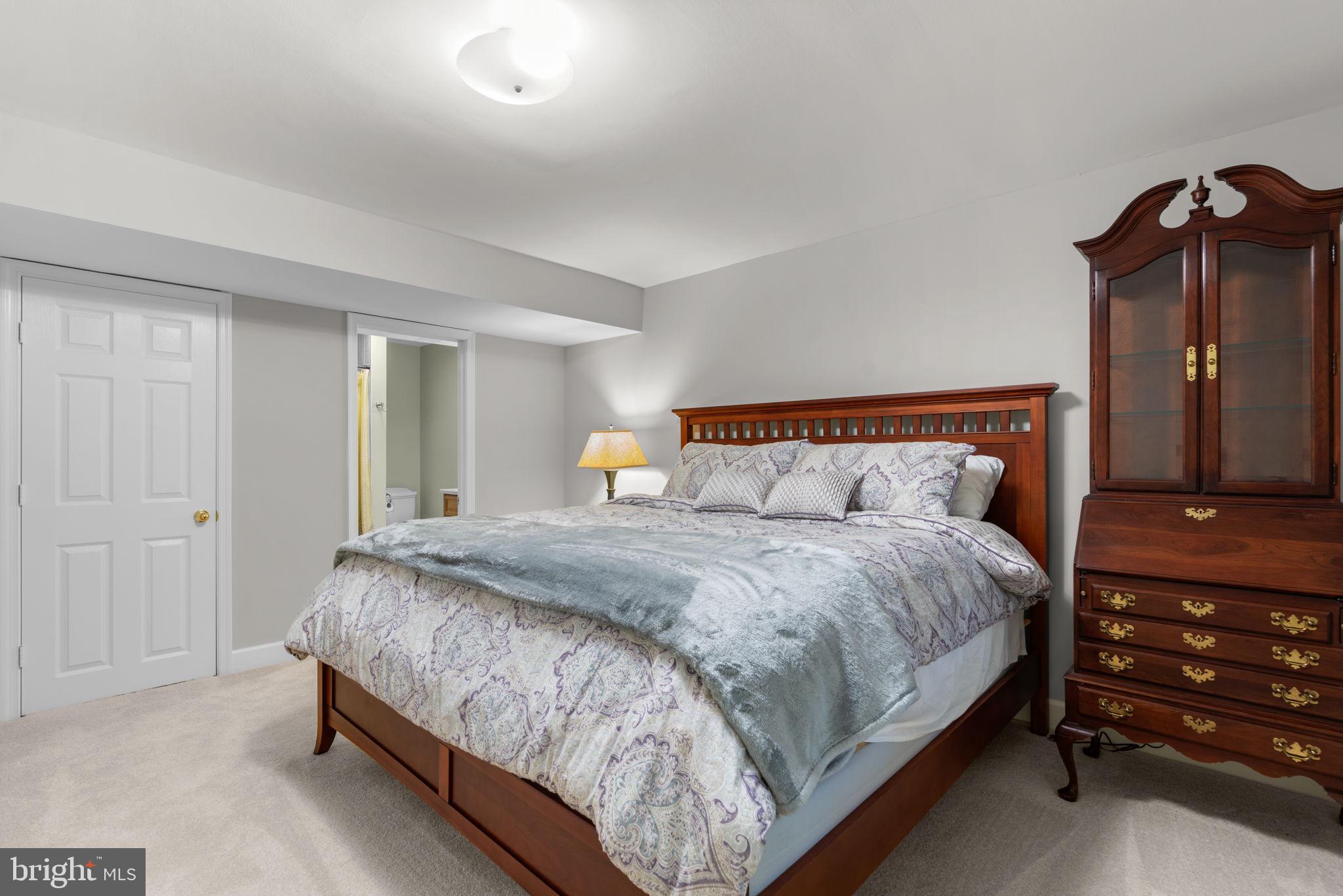 5120 Wellinghall Way