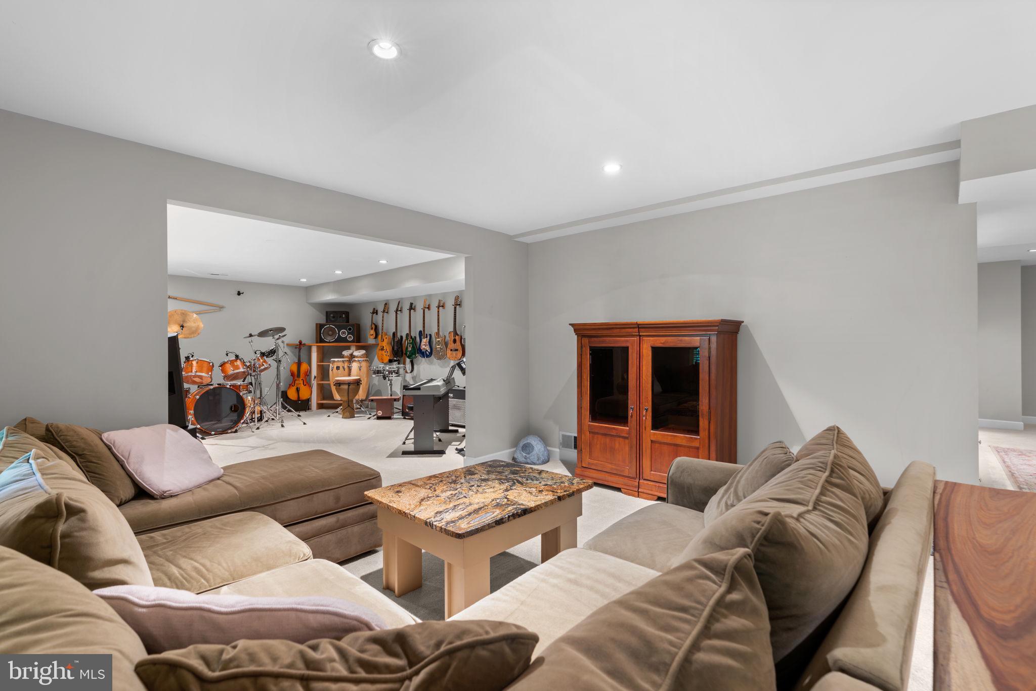 5120 Wellinghall Way