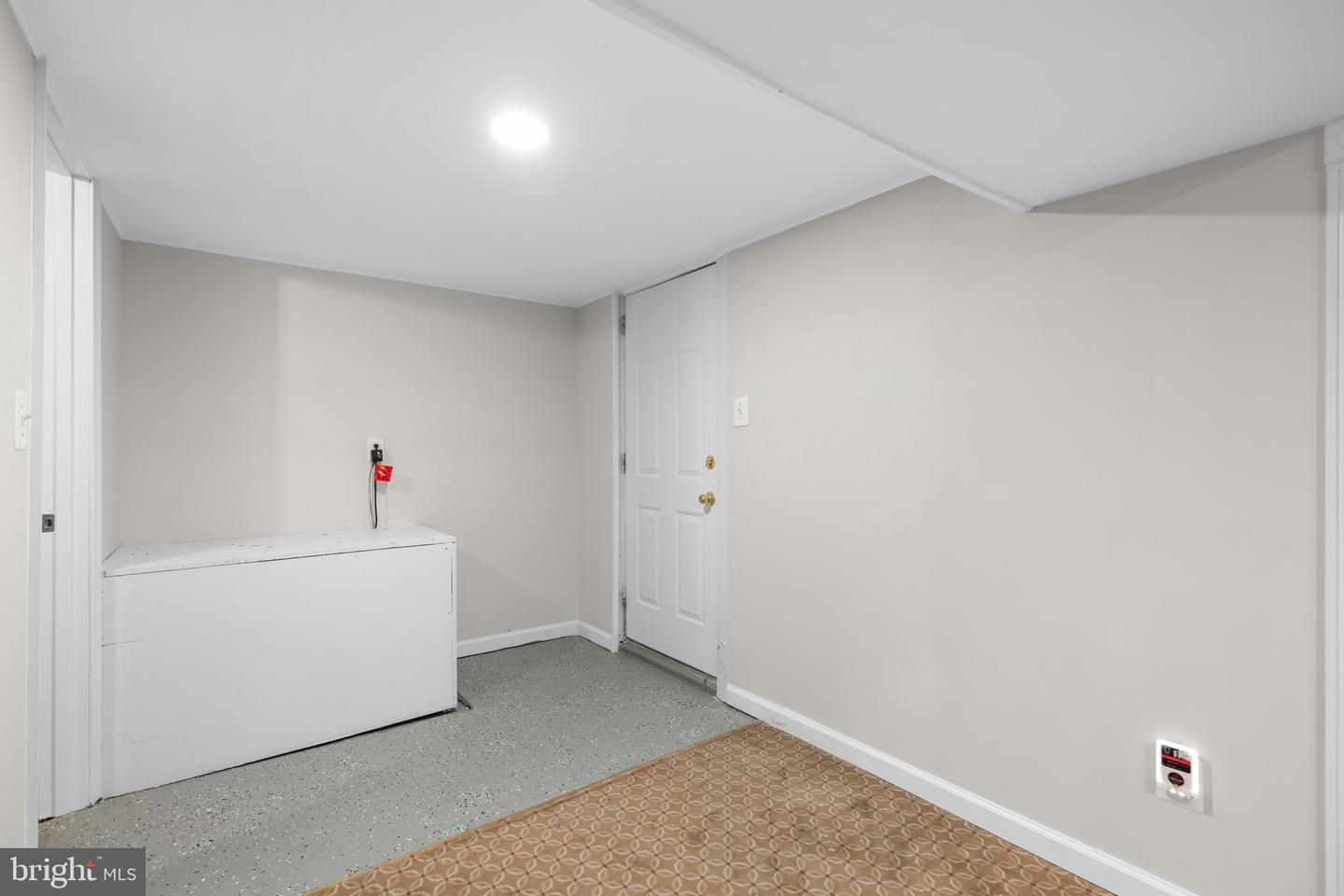 5029 Three Kings Ln