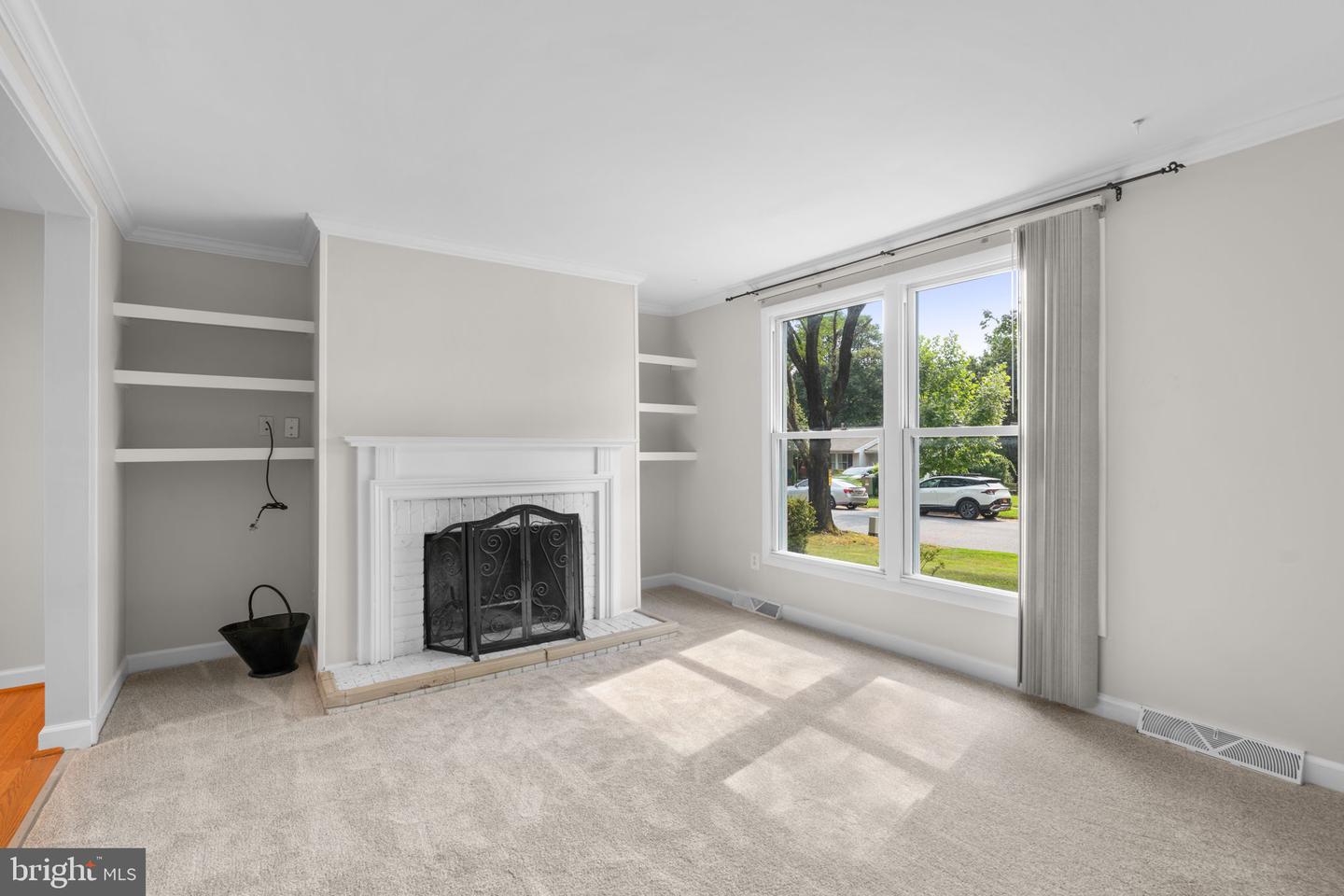 5029 Three Kings Ln