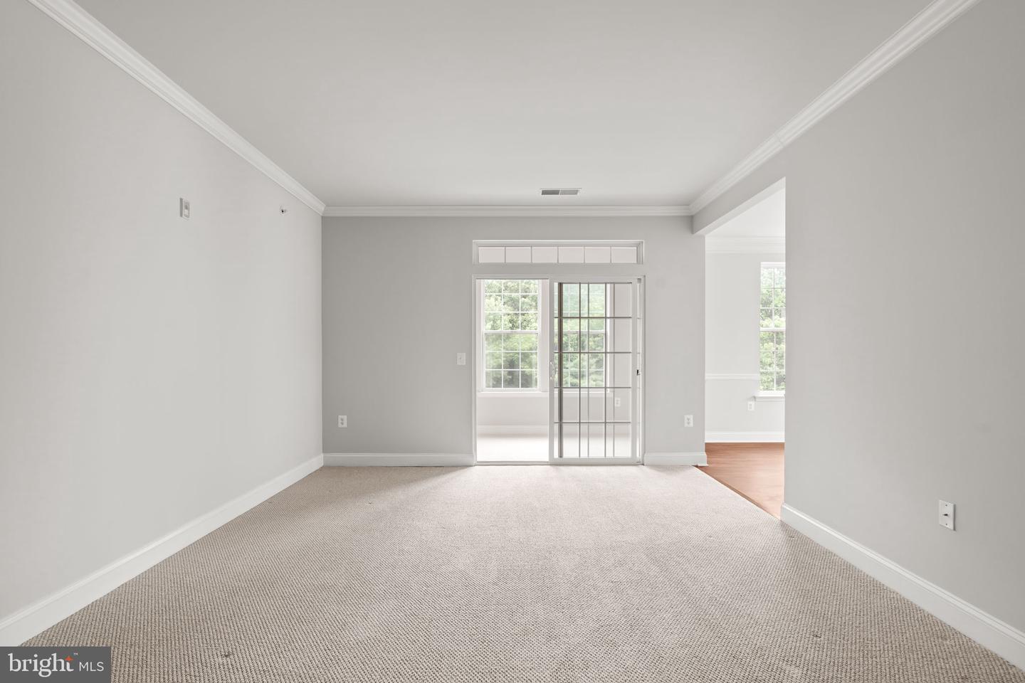 2520 Kensington Gdns #403