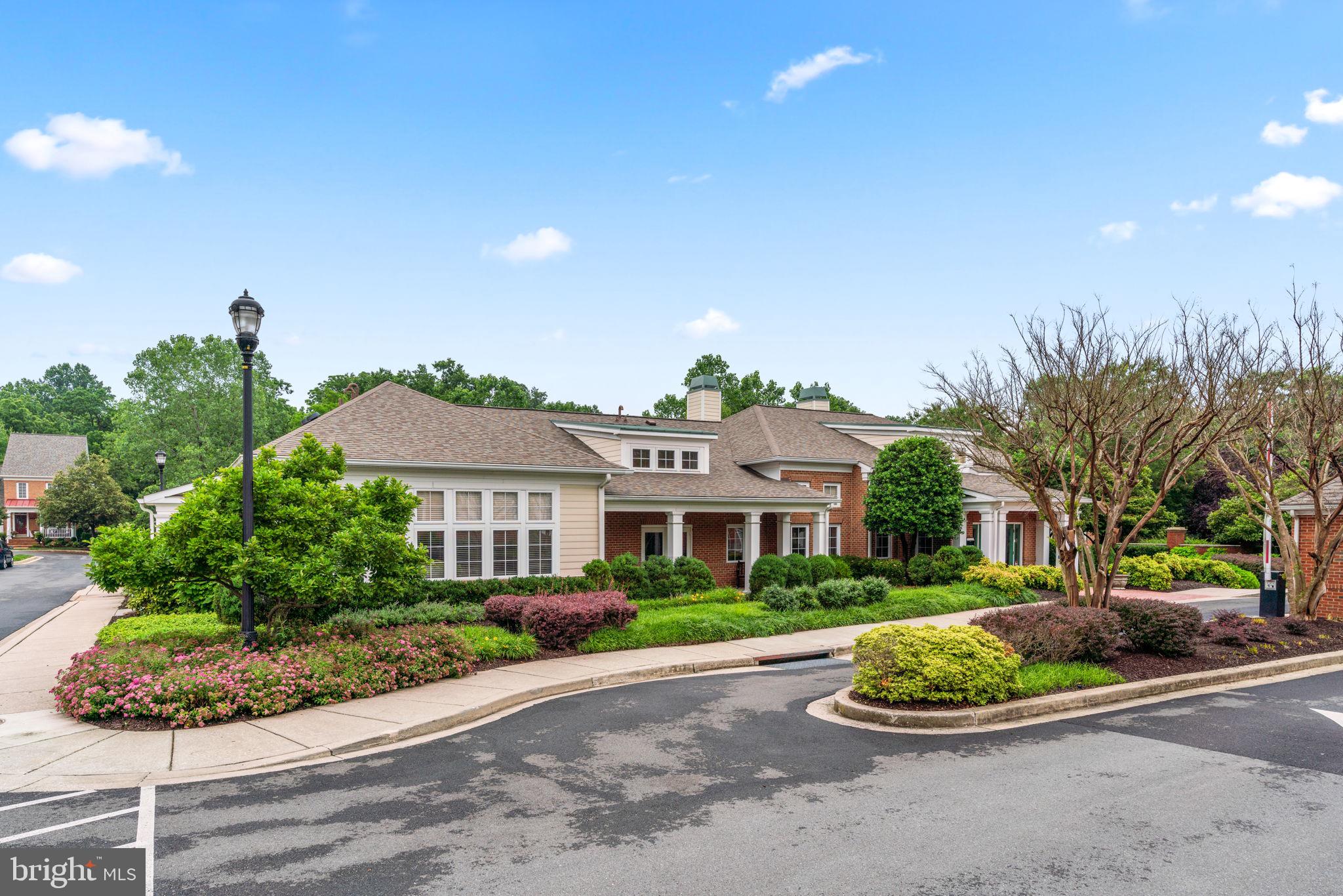 2520 Kensington Gdns #403