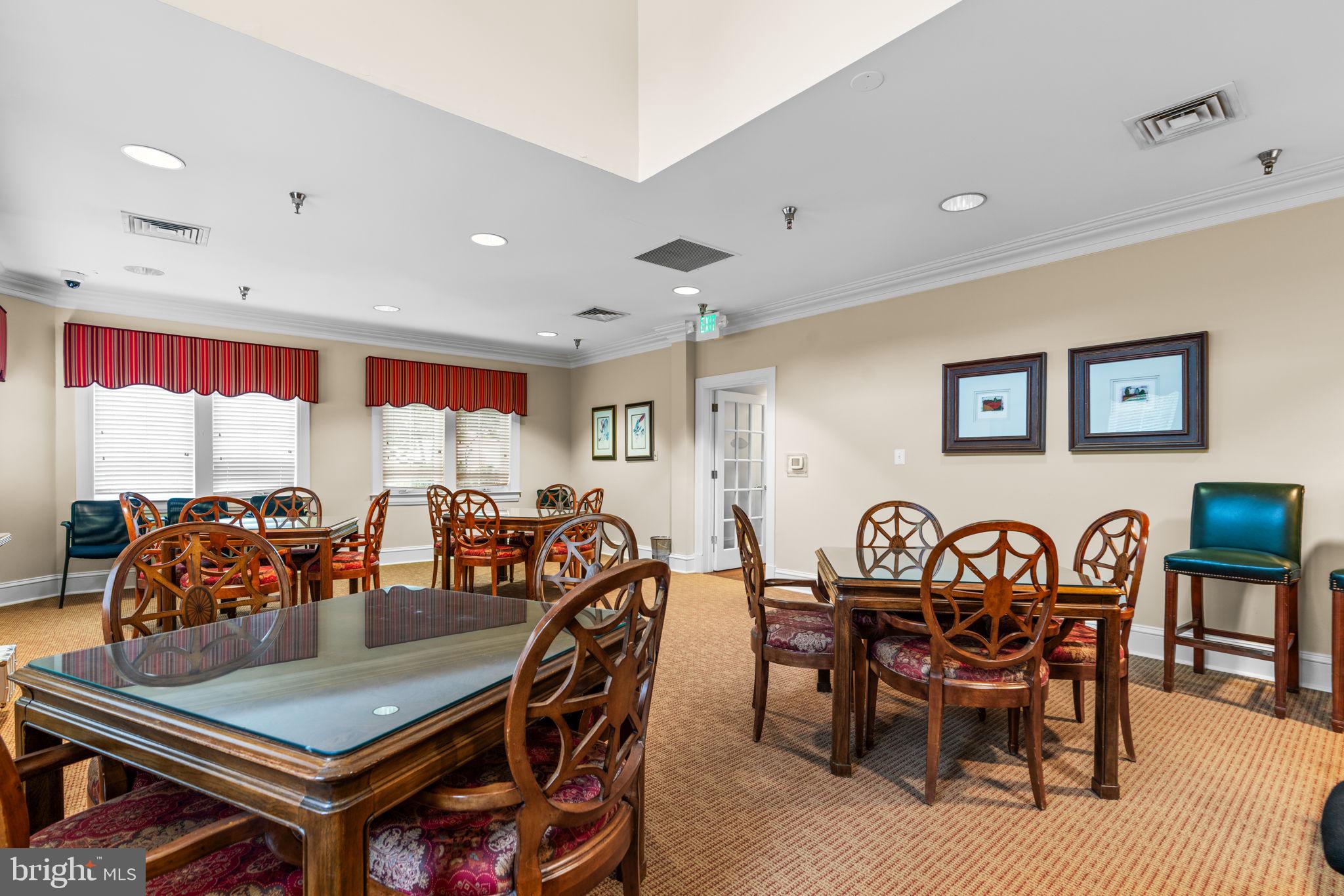 2520 Kensington Gdns #403