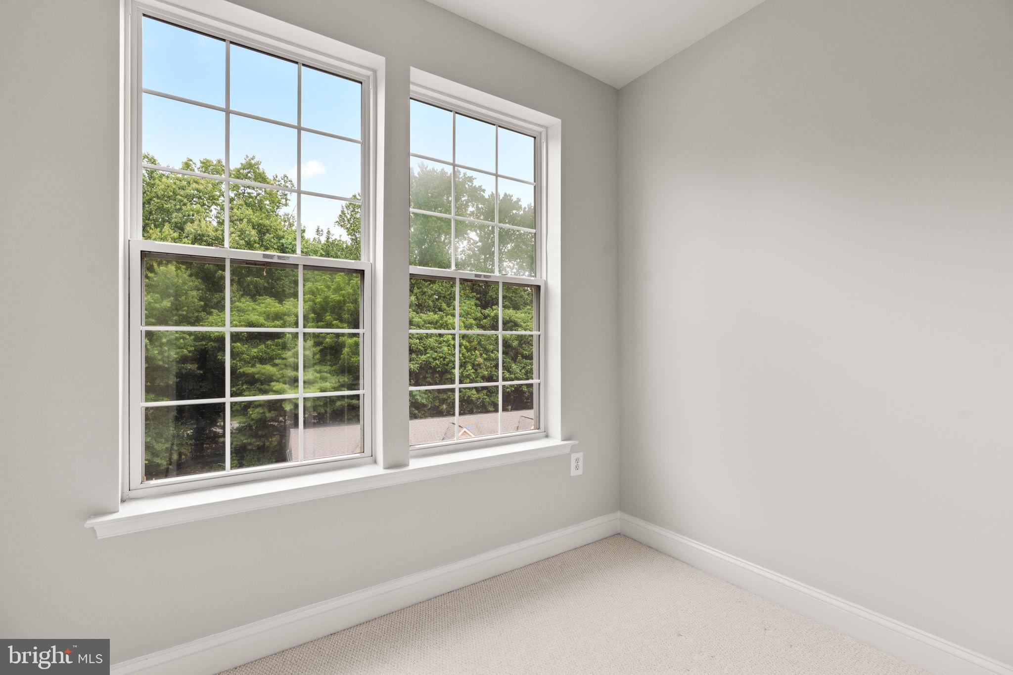 2520 Kensington Gdns #403