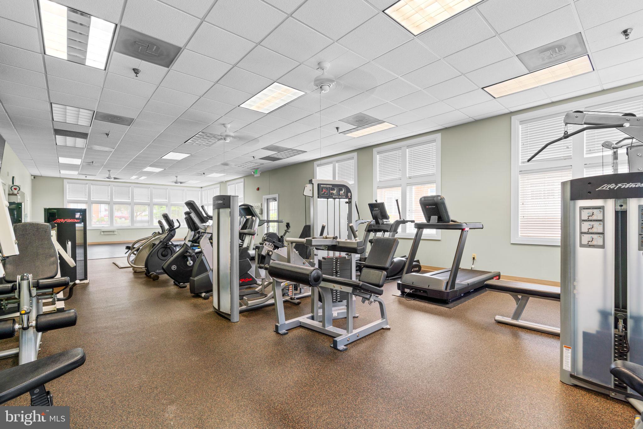 2520 Kensington Gdns #403