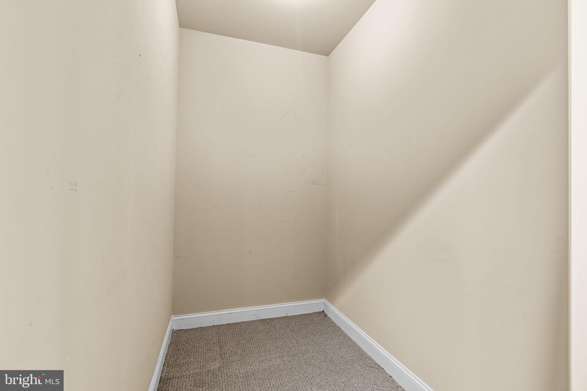 2520 Kensington Gdns #403