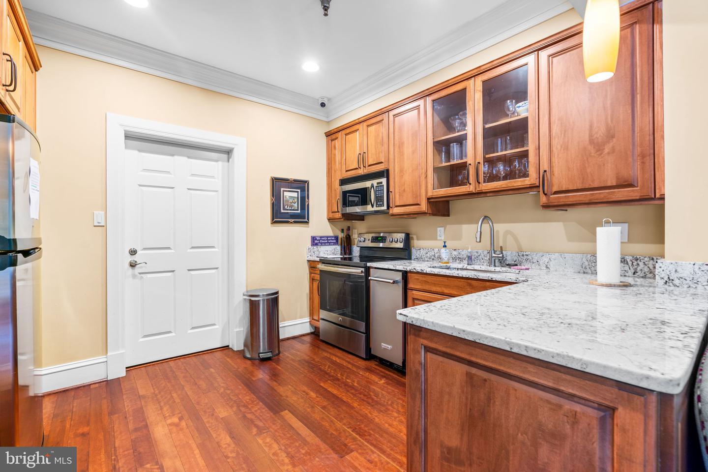 2520 Kensington Gdns #403
