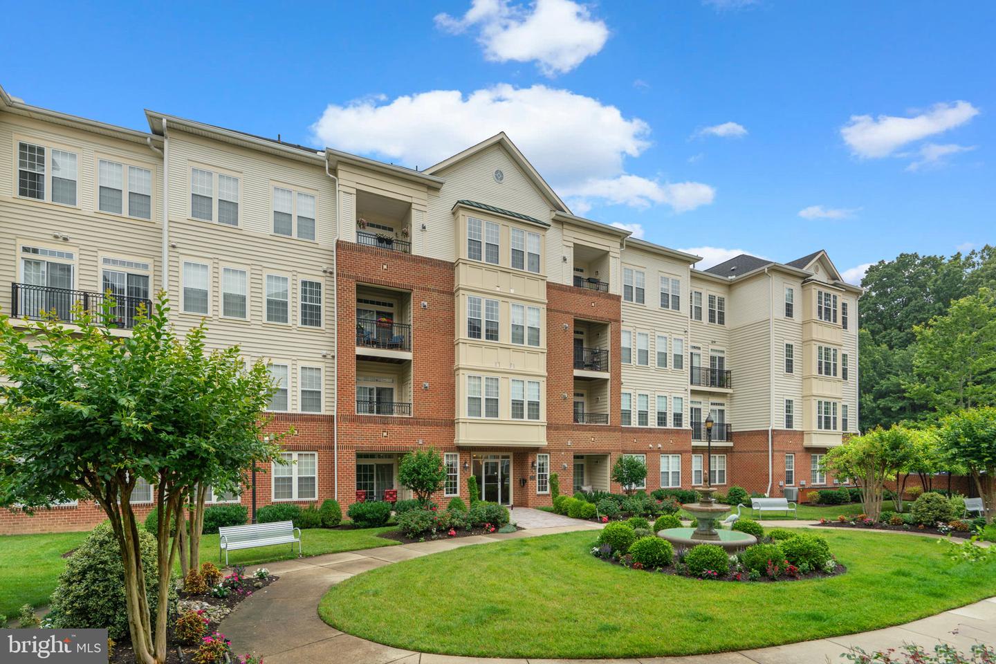 2520 Kensington Gdns #403