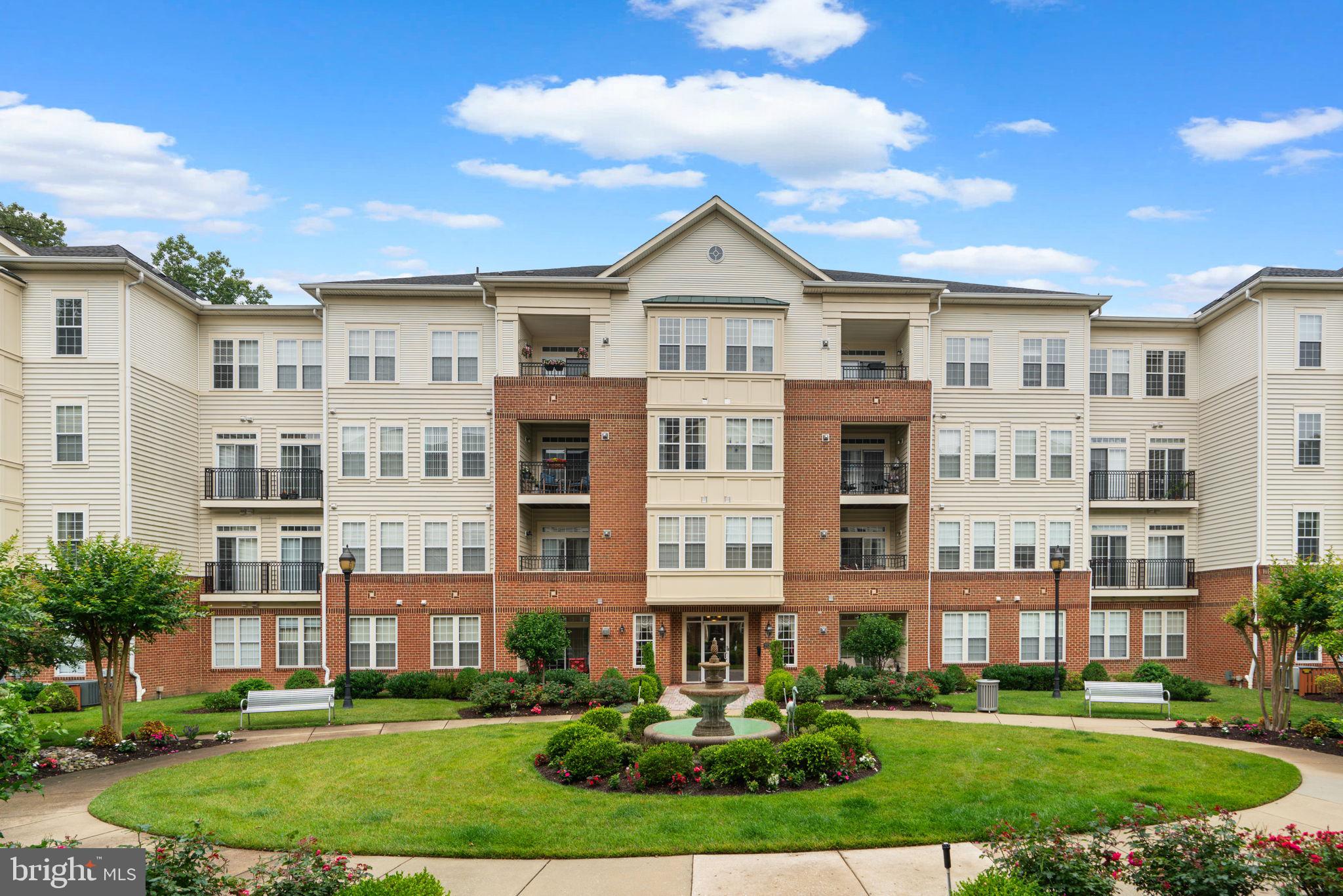 2520 Kensington Gdns #403