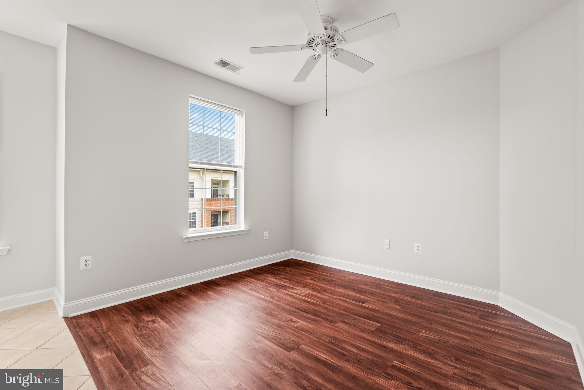 2520 Kensington Gdns #403