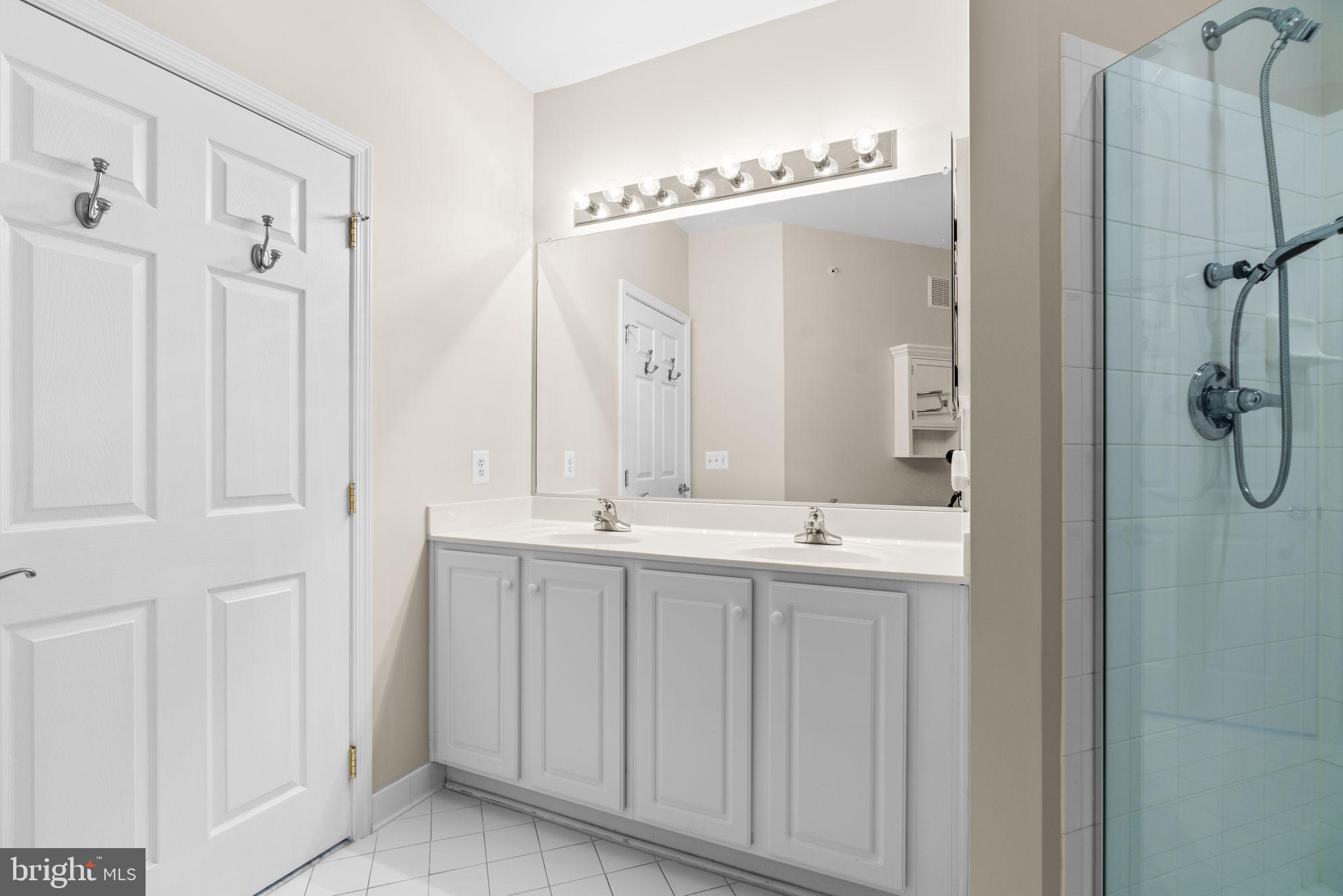 2520 Kensington Gdns #403