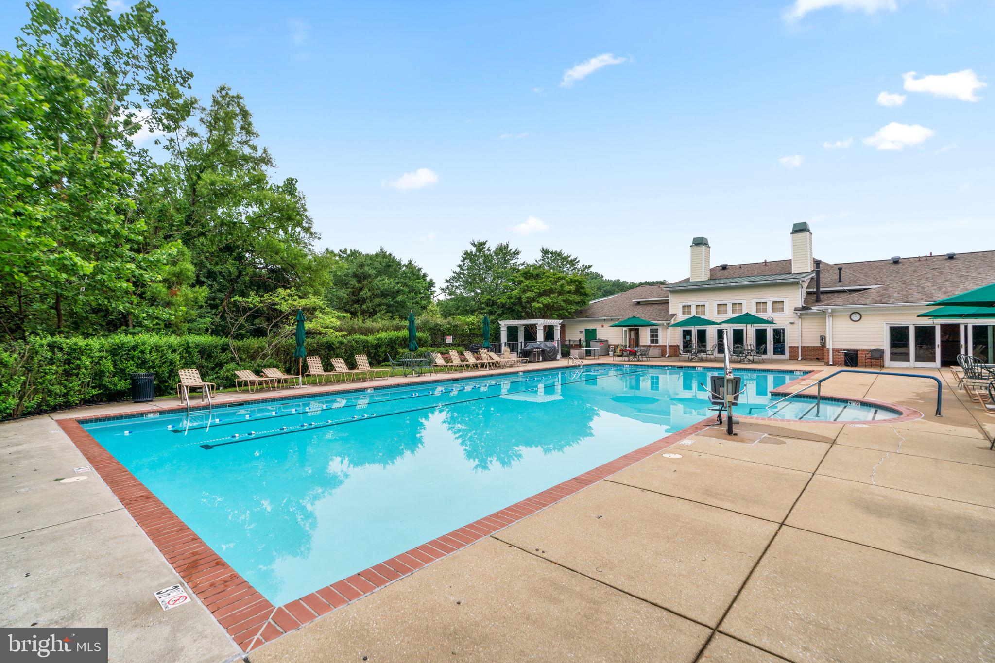 2520 Kensington Gdns #403