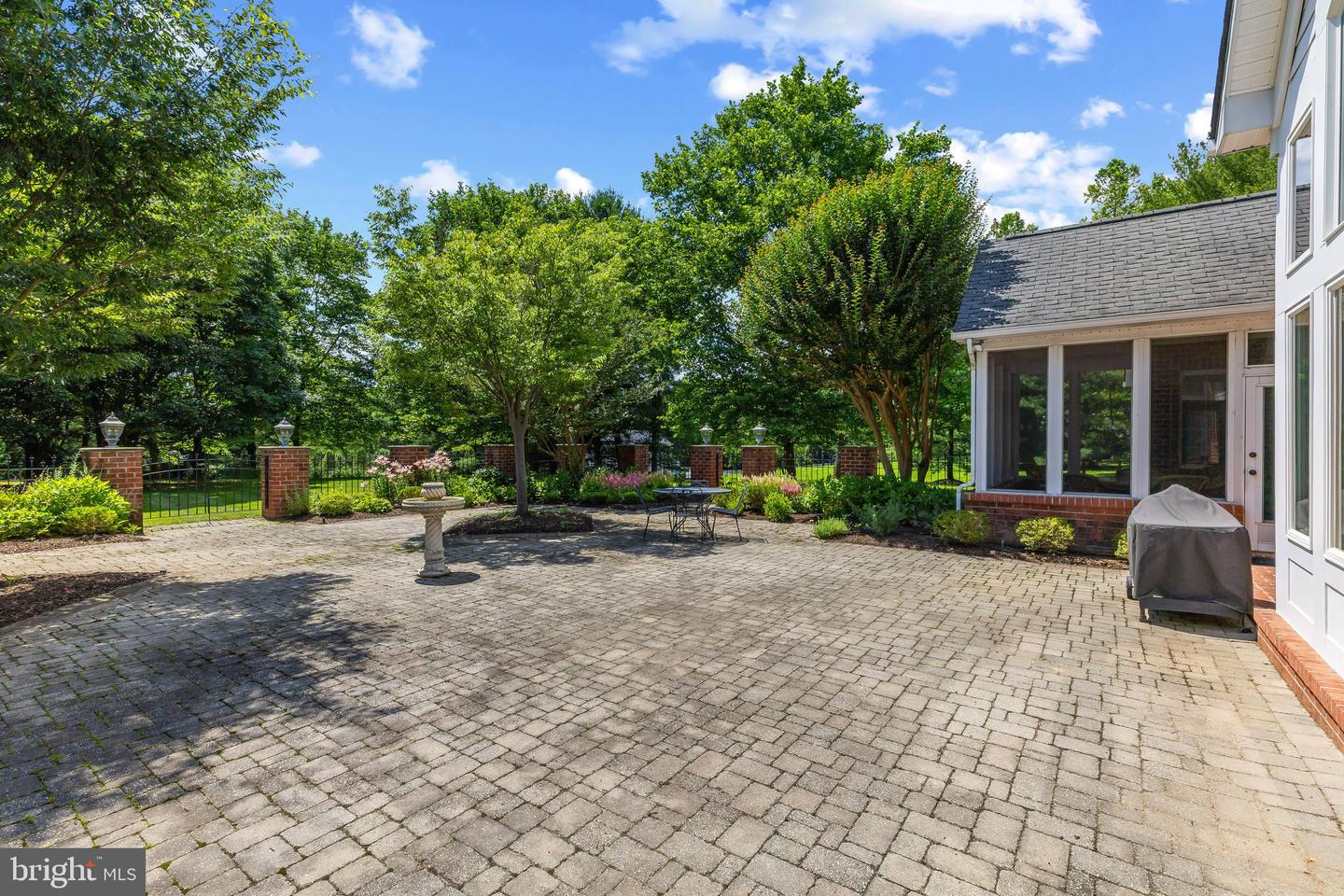 3106 Old Oak Dr
