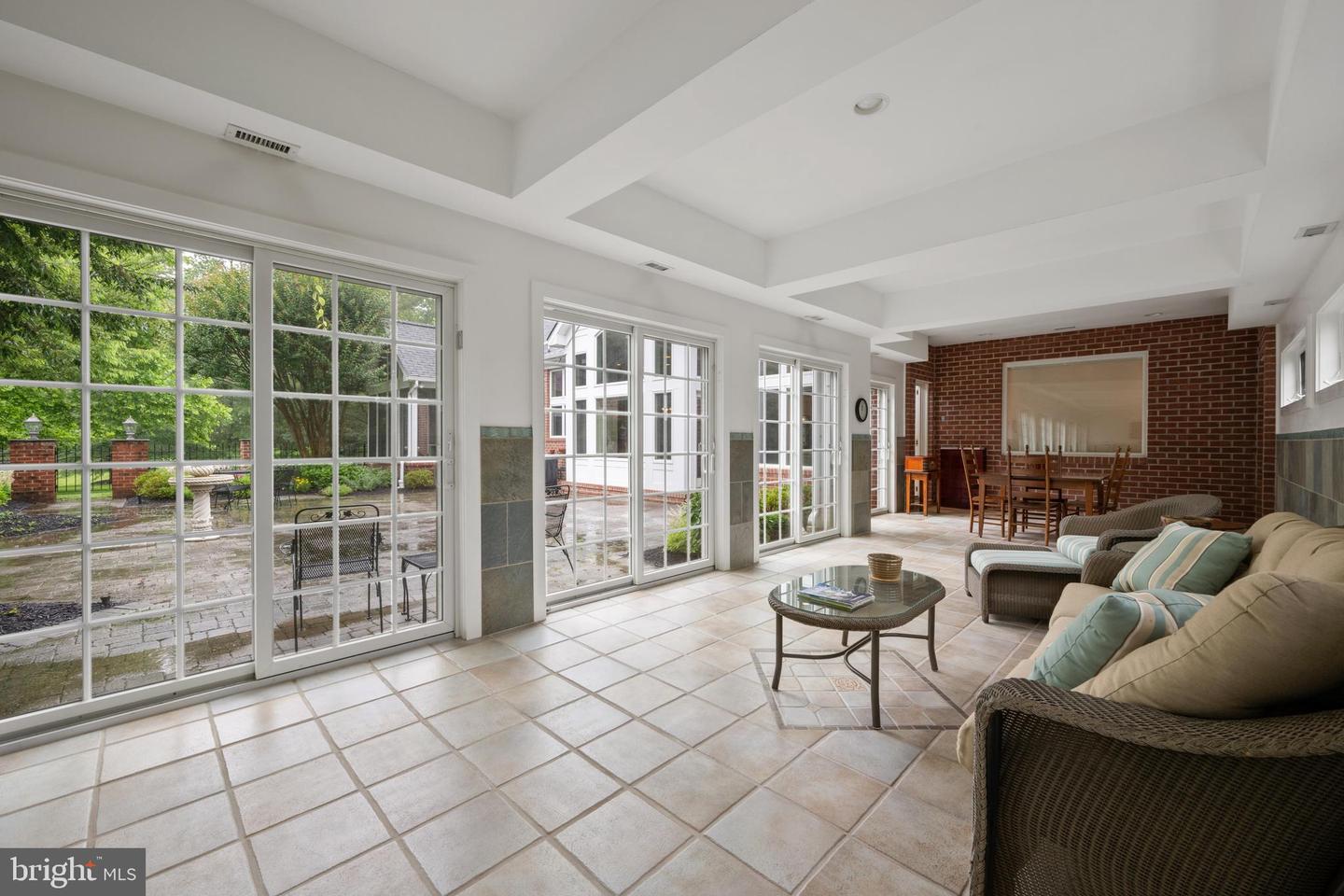 3106 Old Oak Dr