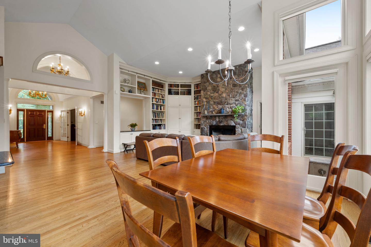 3106 Old Oak Dr