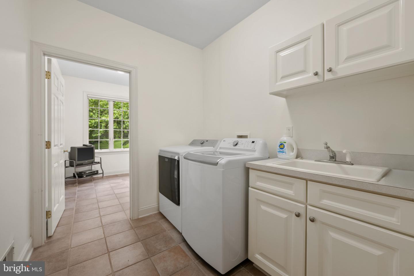 3106 Old Oak Dr