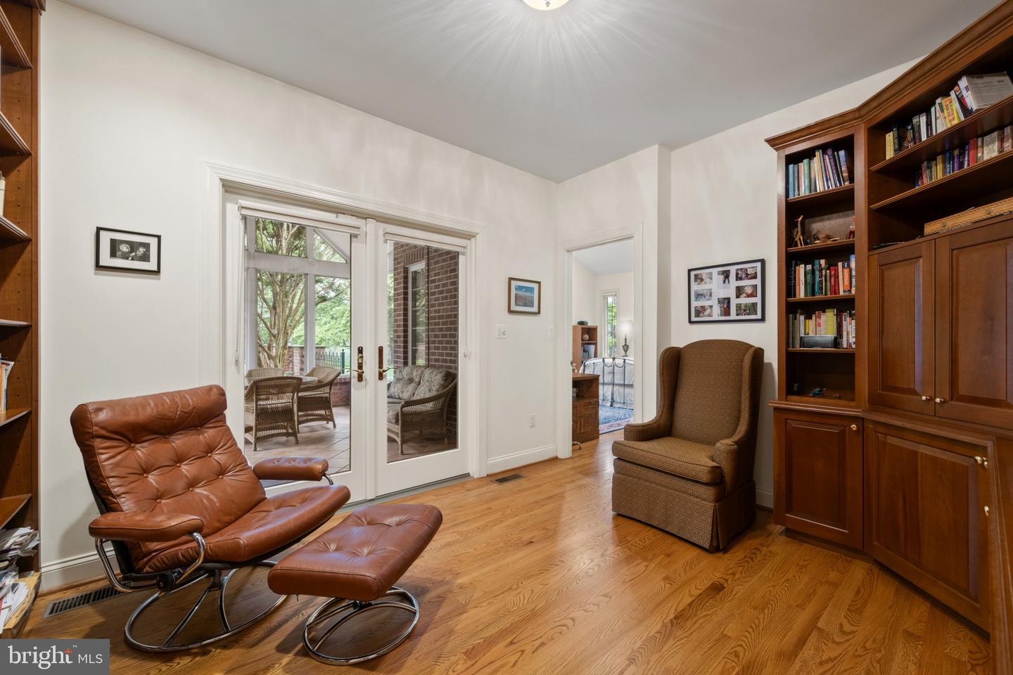 3106 Old Oak Dr