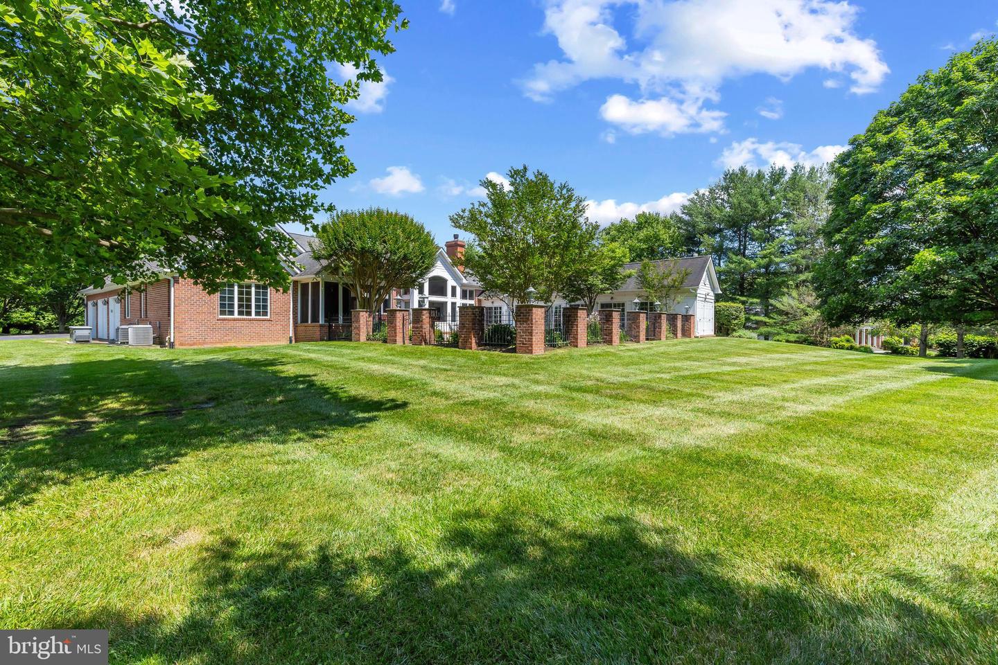 3106 Old Oak Dr