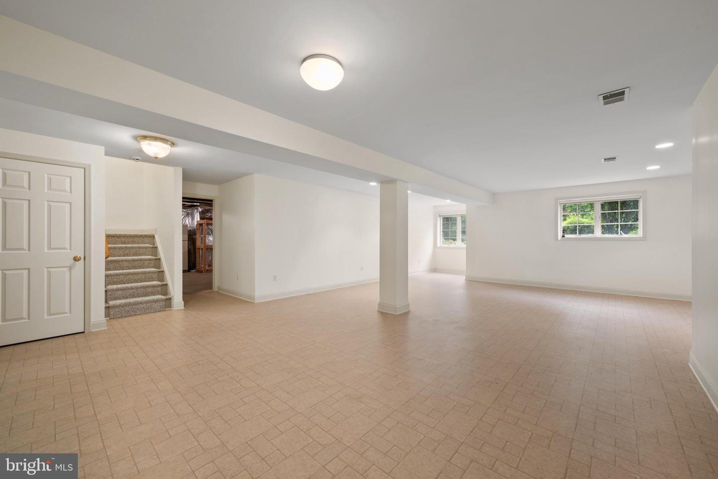 3106 Old Oak Dr