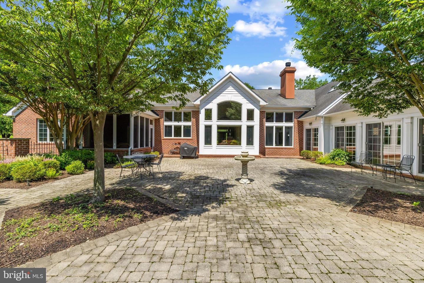 3106 Old Oak Dr