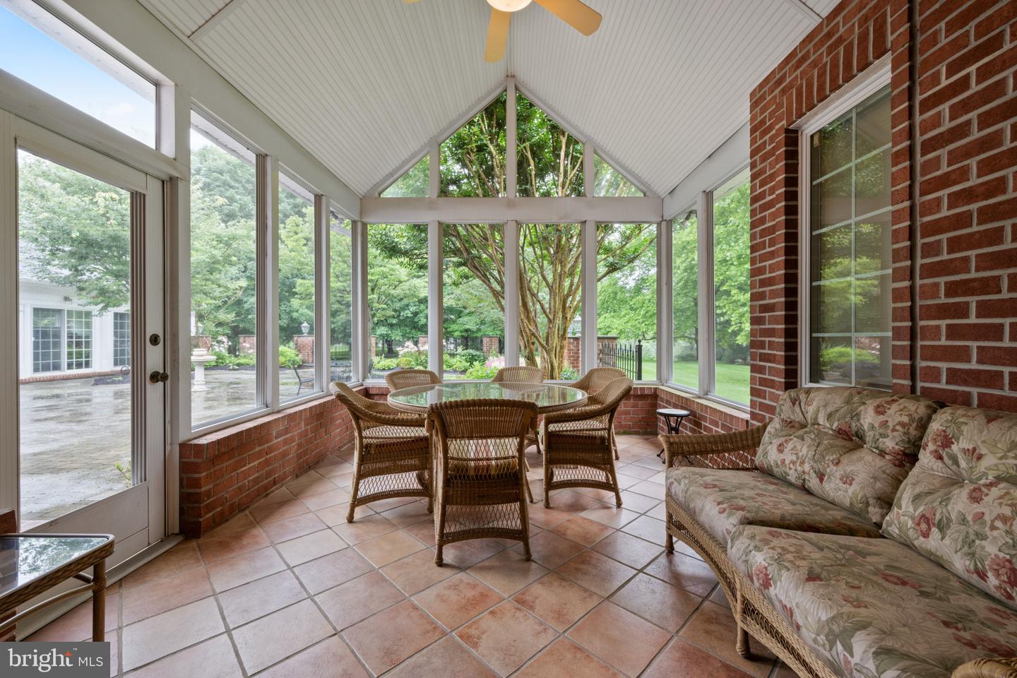 3106 Old Oak Dr