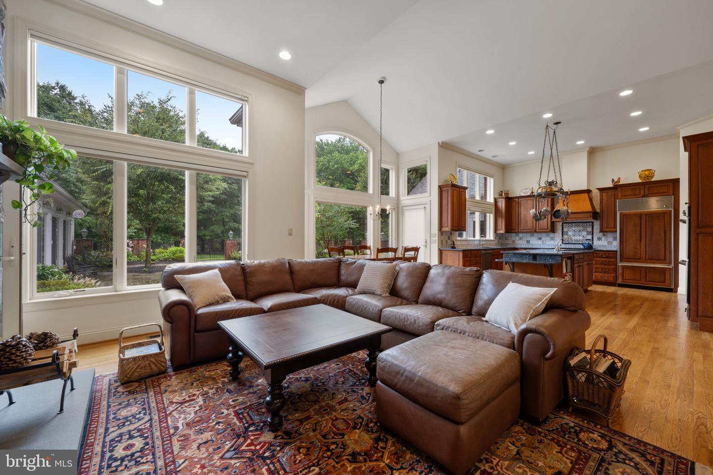 3106 Old Oak Dr