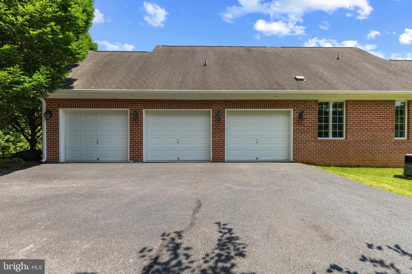 3106 Old Oak Dr