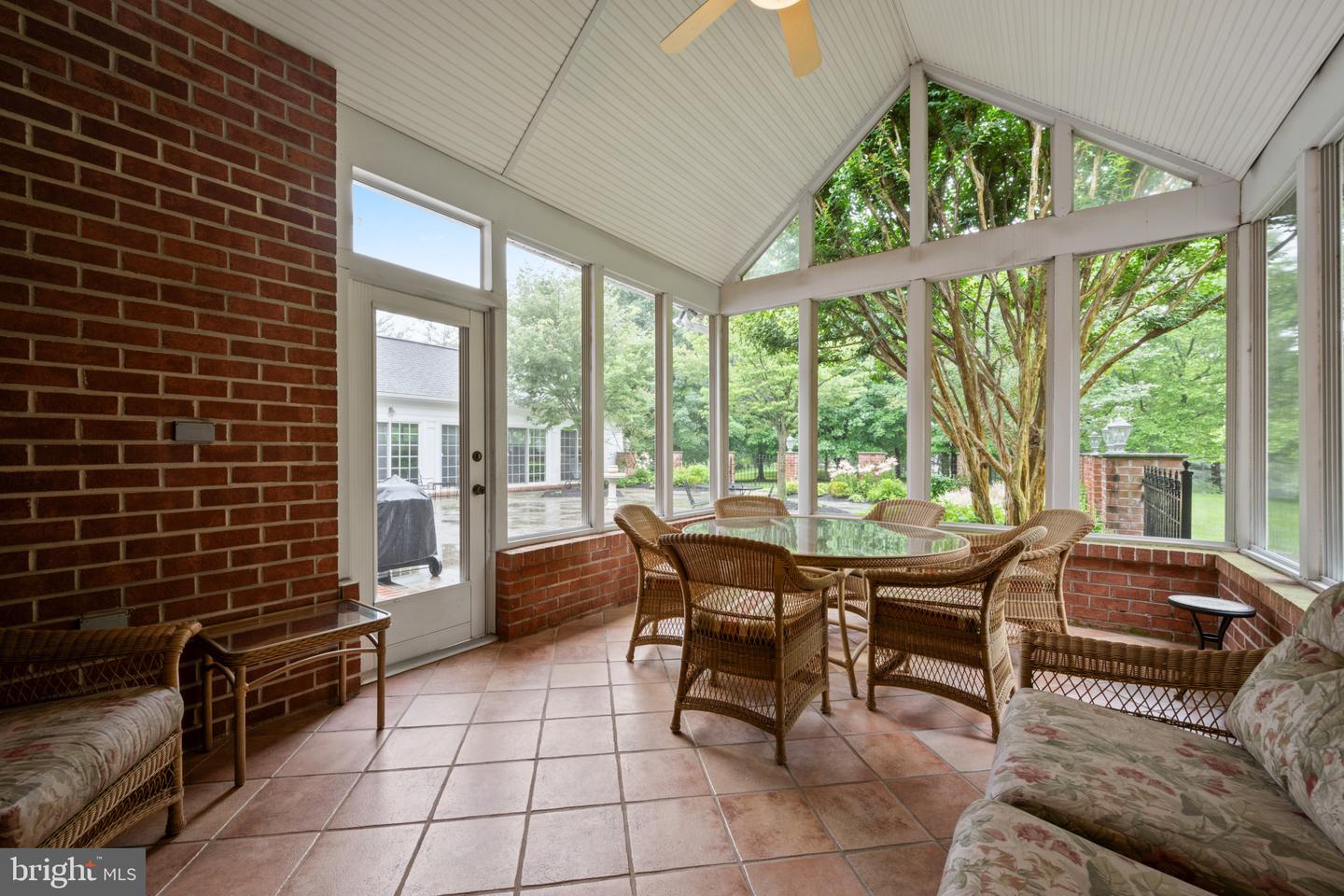 3106 Old Oak Dr