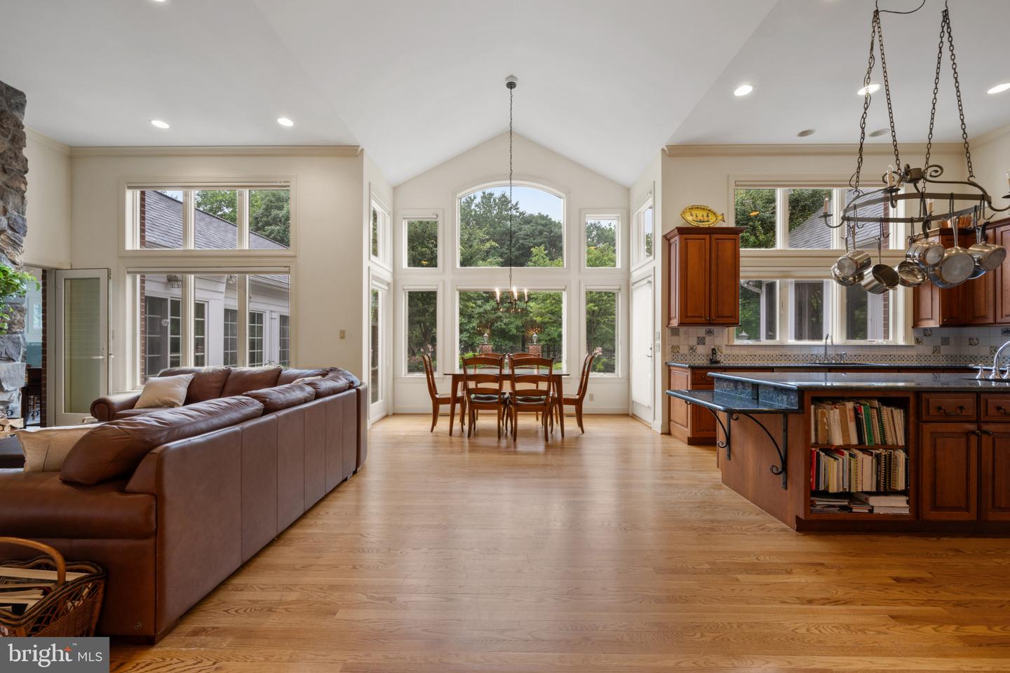 3106 Old Oak Dr
