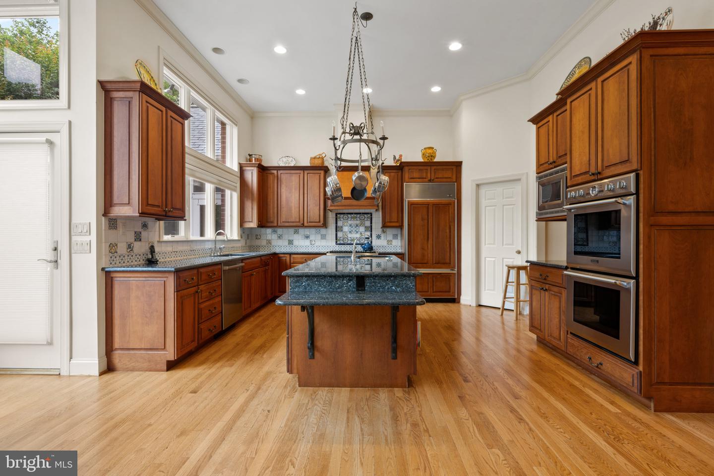 3106 Old Oak Dr