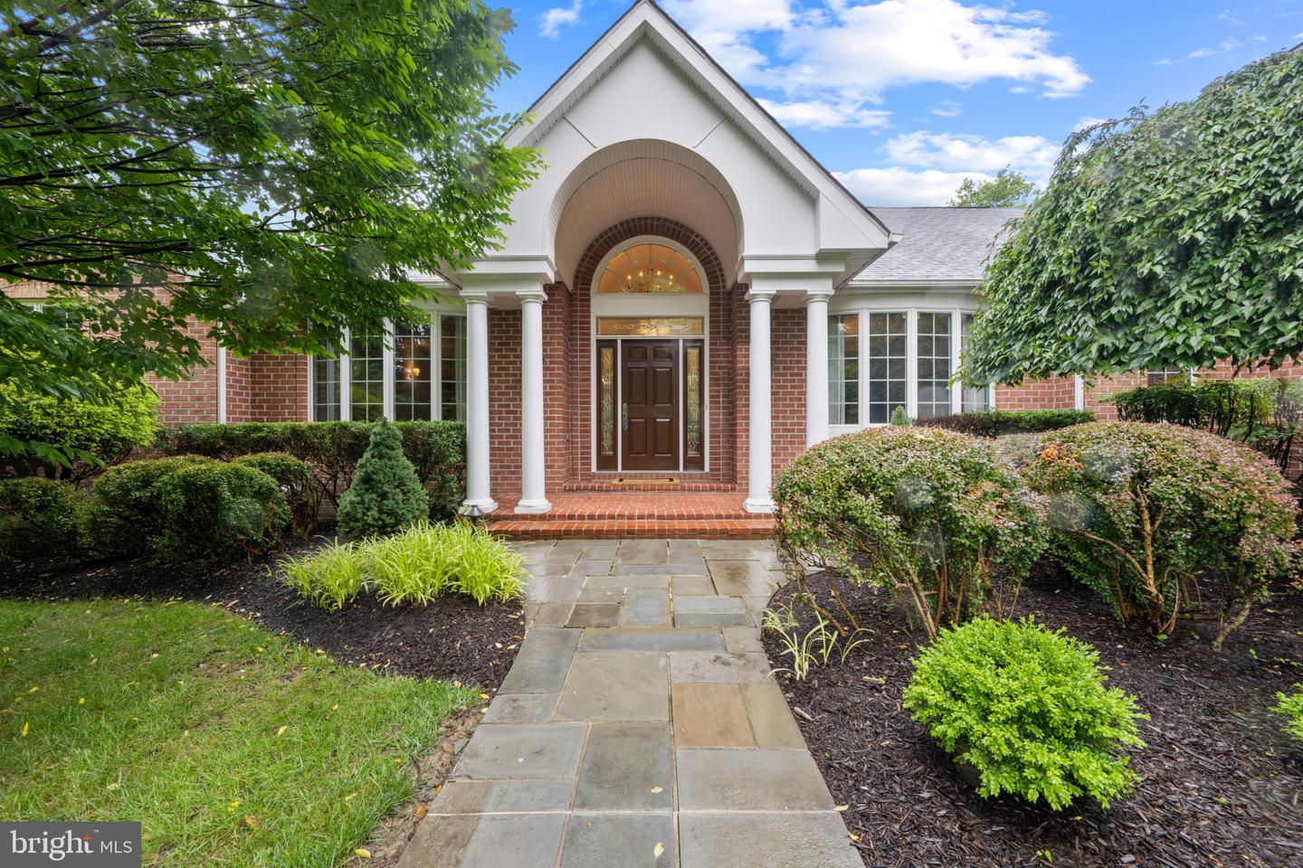 3106 Old Oak Dr